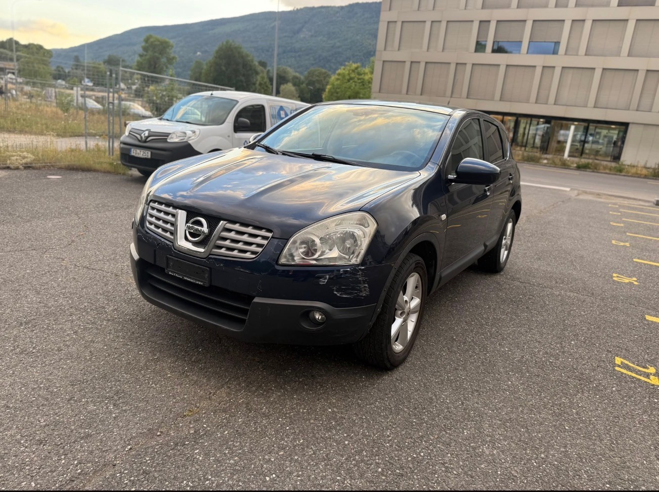 NISSAN Qashqai 2.0 4WD visia-image-9