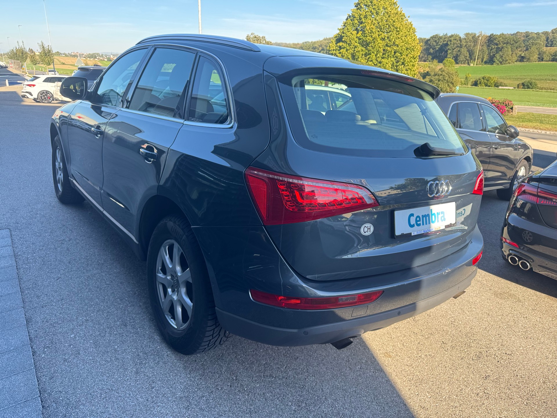 AUDI Q5 2.0 TFSI quattro S-tronic-image-3