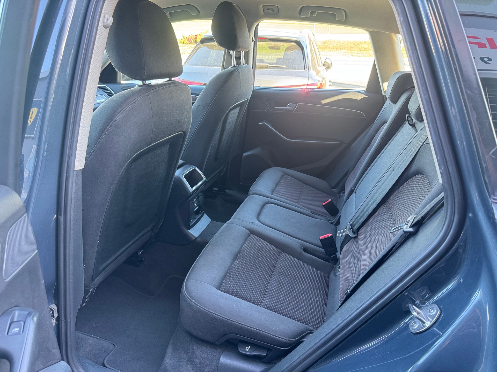 AUDI Q5 2.0 TFSI quattro S-tronic-image-2