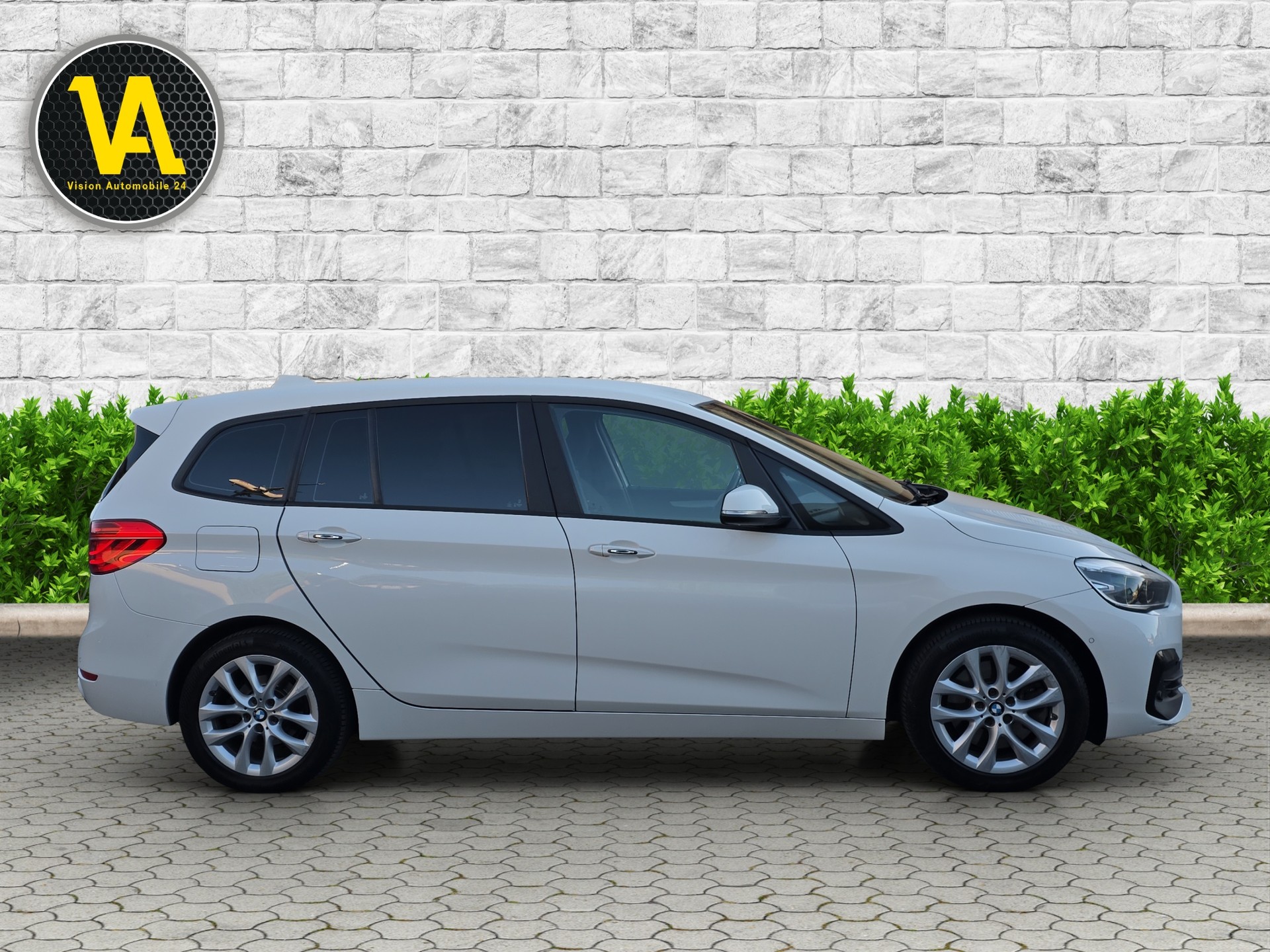 BMW 218d xDrive Gran Tourer Swiss Adv. Sport Stept.-image-2