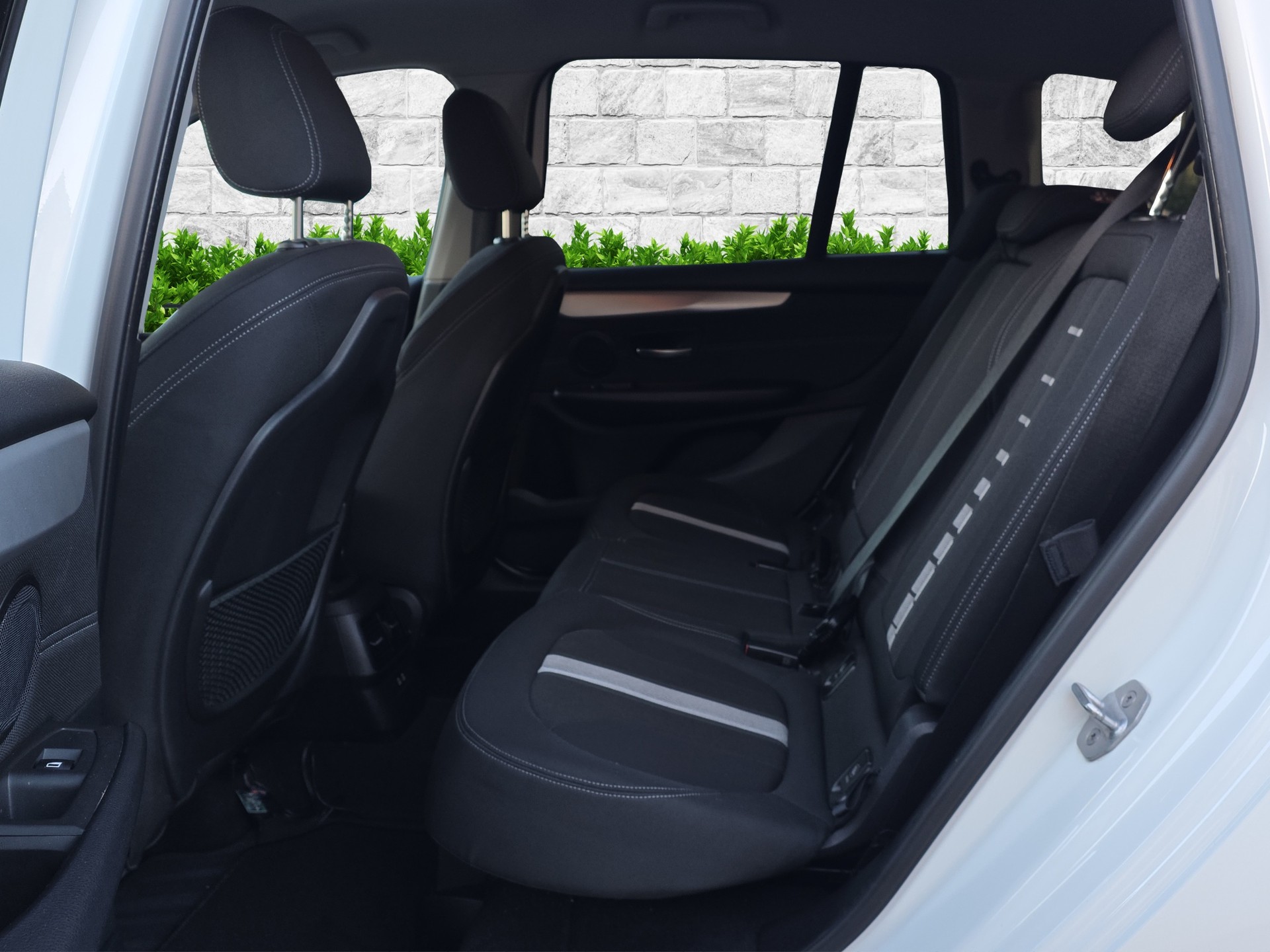 BMW 218d xDrive Gran Tourer Swiss Adv. Sport Stept.-image-13