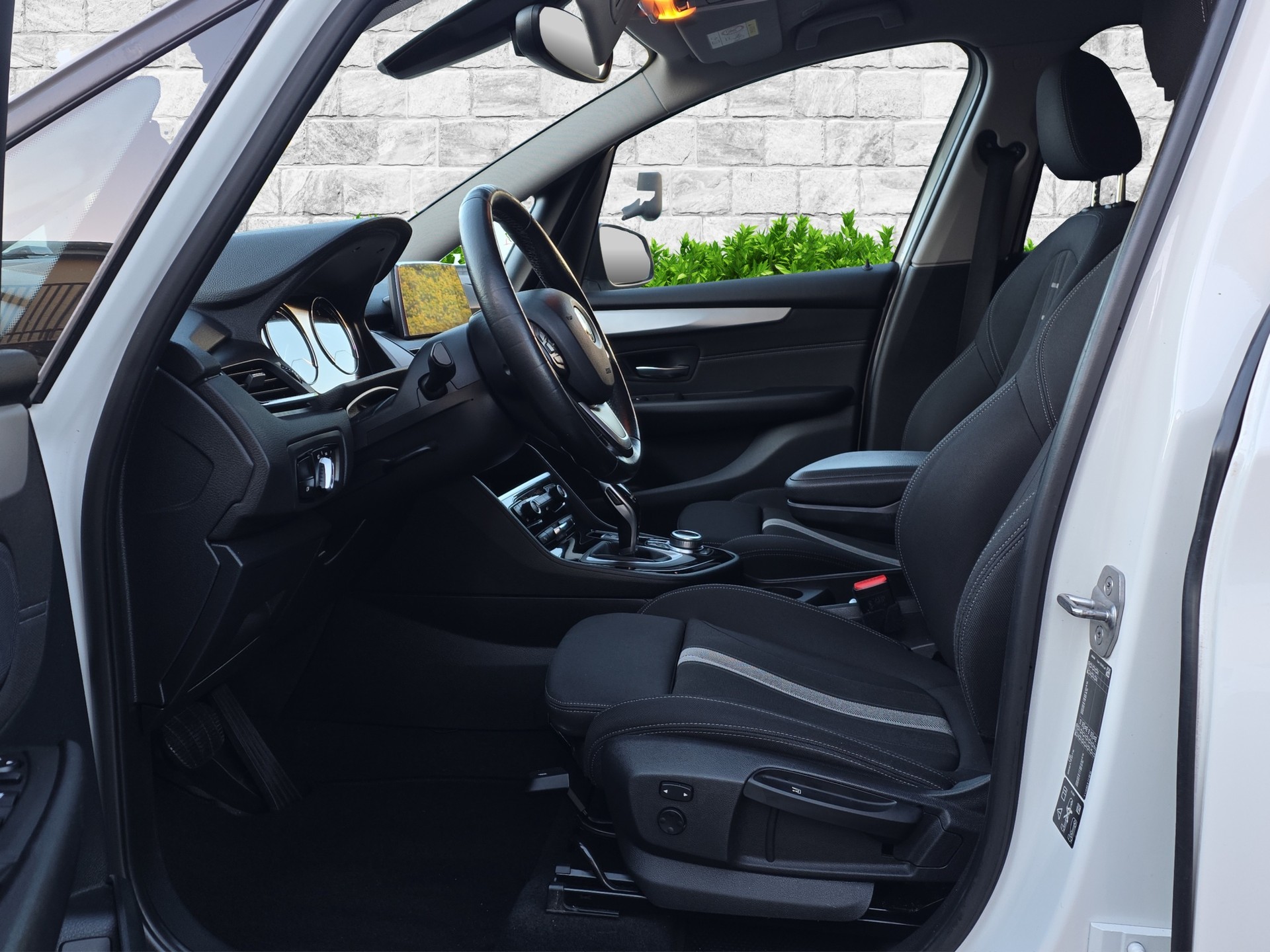 BMW 218d xDrive Gran Tourer Swiss Adv. Sport Stept.-image-11