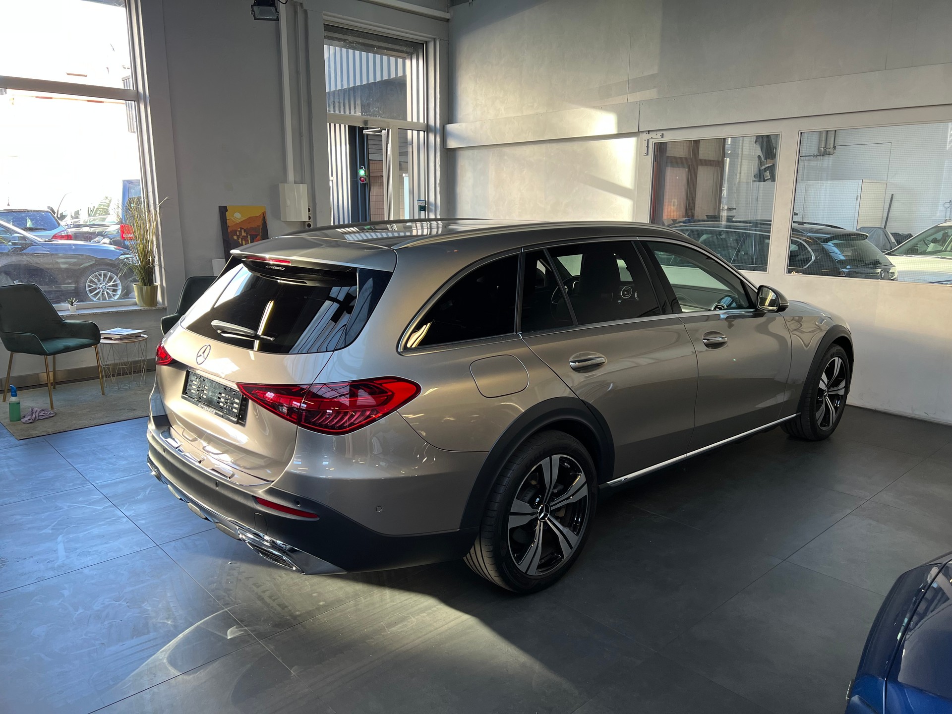 MERCEDES-BENZ C 200 T 4Matic All-Terain Avantgarde-image-3