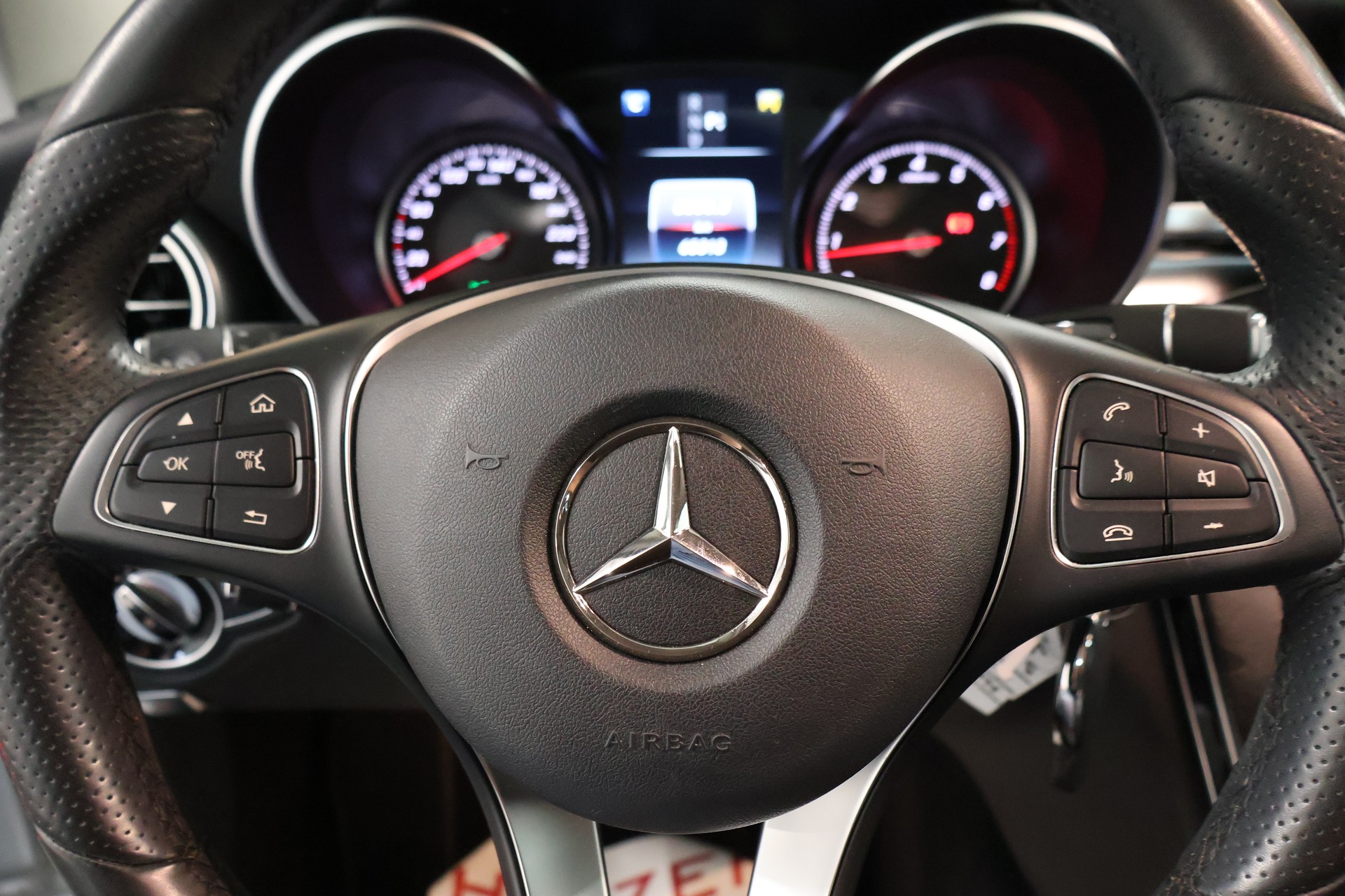 MERCEDES-BENZ C 200 Avantgarde 4Matic 7G-Tronic-image-19