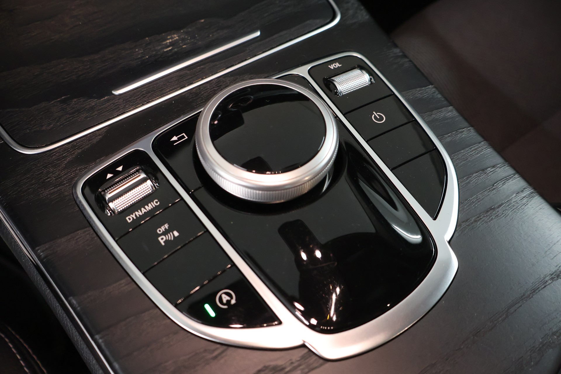 MERCEDES-BENZ C 200 Avantgarde 4Matic 7G-Tronic-image-18