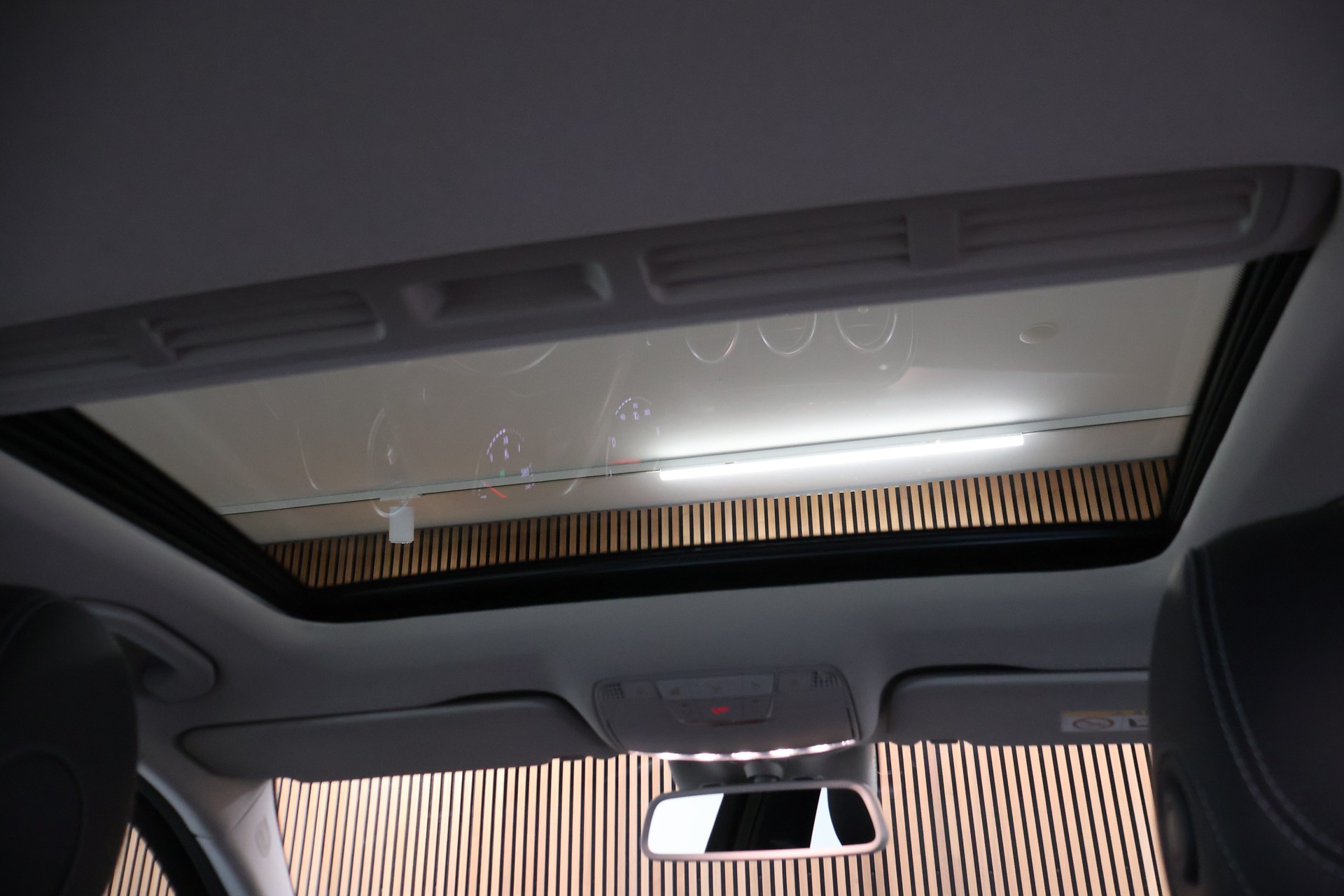 MERCEDES-BENZ C 200 Avantgarde 4Matic 7G-Tronic-image-28