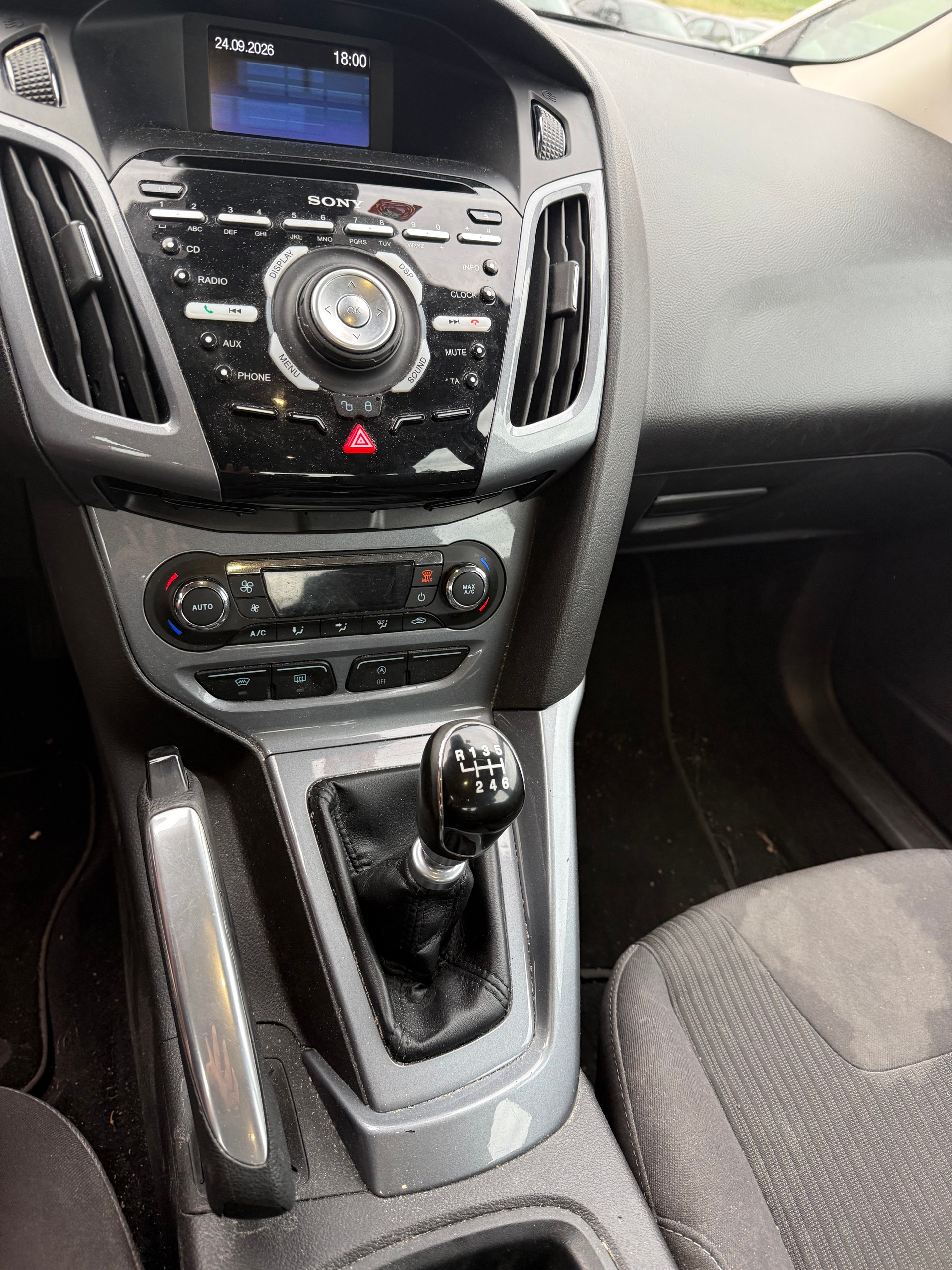 FORD Focus 1.6 SCTi Titanium-image-6
