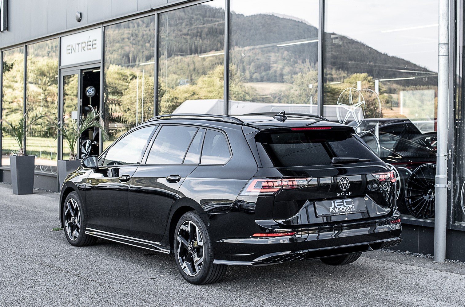 VW Golf Variant 2.0 R-Line 4 Motion DSG-image-3
