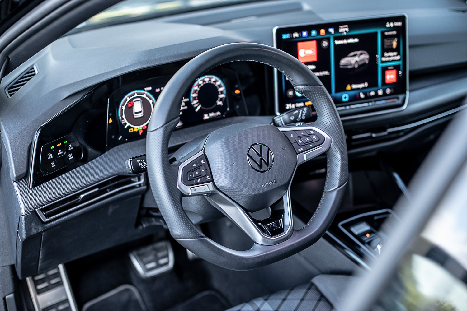 VW Golf Variant 2.0 R-Line 4 Motion DSG-image-13