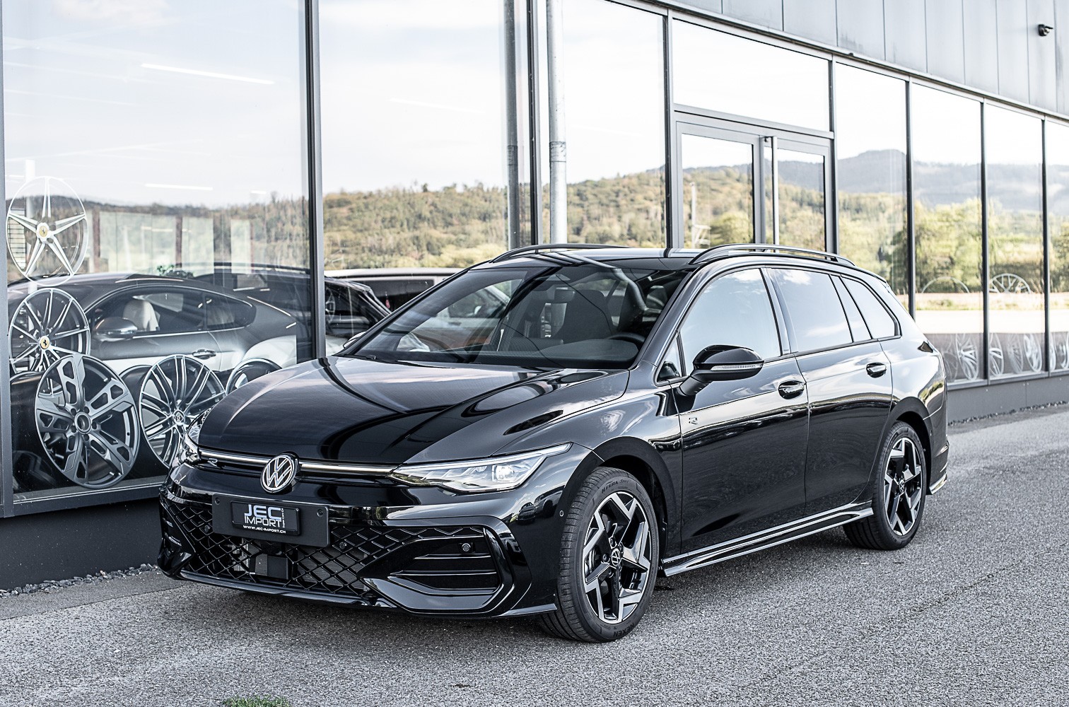 VW Golf Variant 2.0 R-Line 4 Motion DSG-image-1