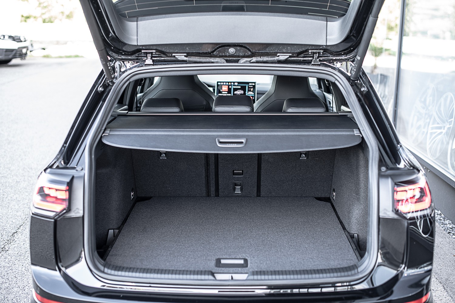 VW Golf Variant 2.0 R-Line 4 Motion DSG-image-8
