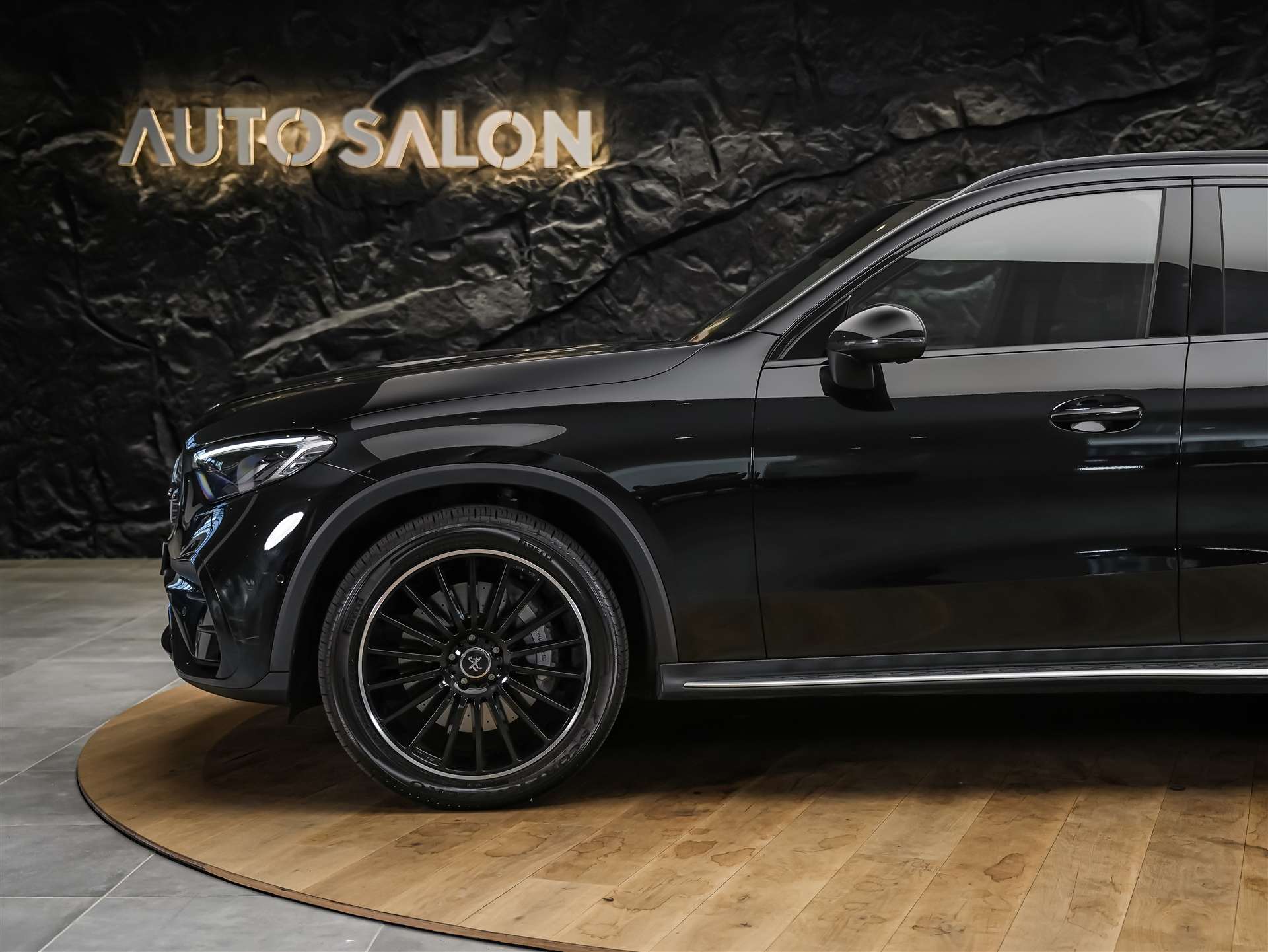 MERCEDES-BENZ GLC 300 4Matic AMG Line 9G-Tronic-image-15