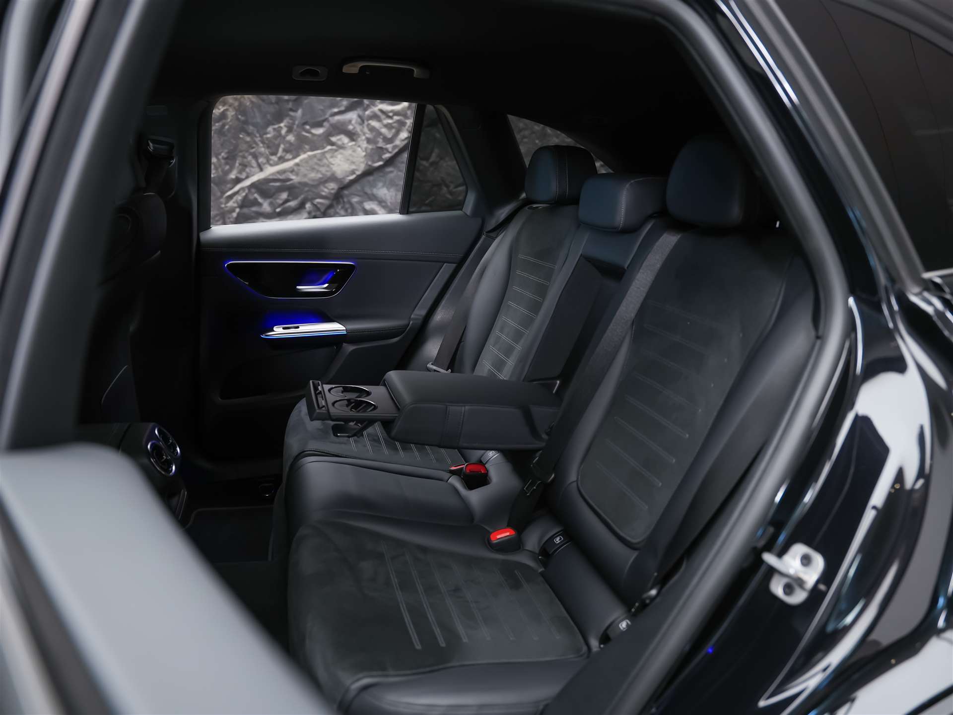 MERCEDES-BENZ GLC 300 4Matic AMG Line 9G-Tronic-image-13