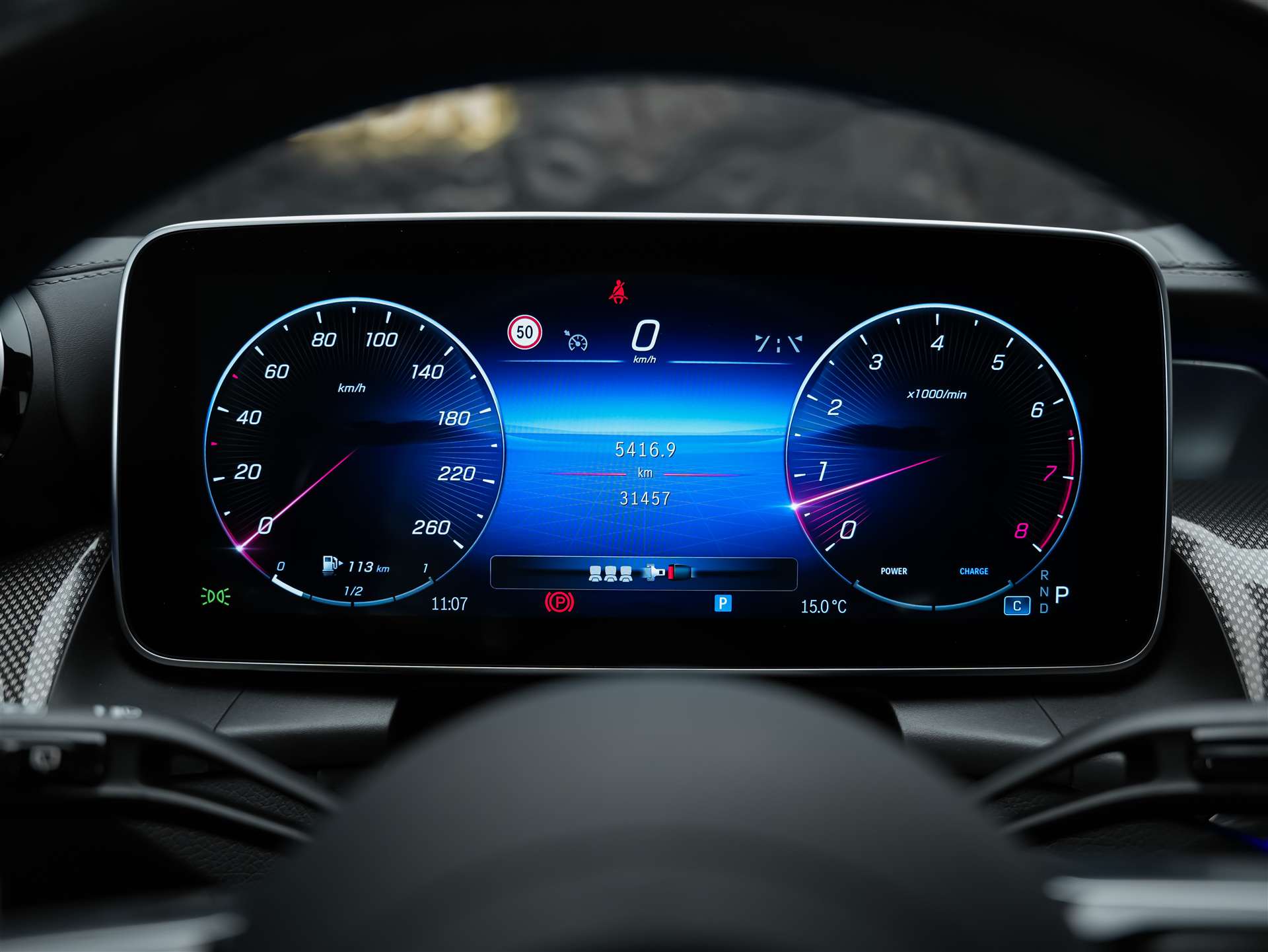 MERCEDES-BENZ GLC 300 4Matic AMG Line 9G-Tronic-image-29