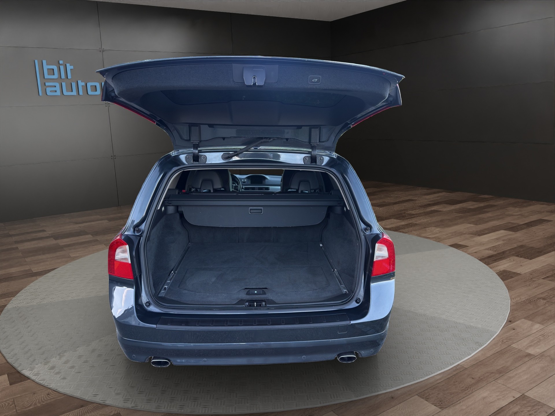 VOLVO V70 D5 AWD OceanRace Geartronic-image-6