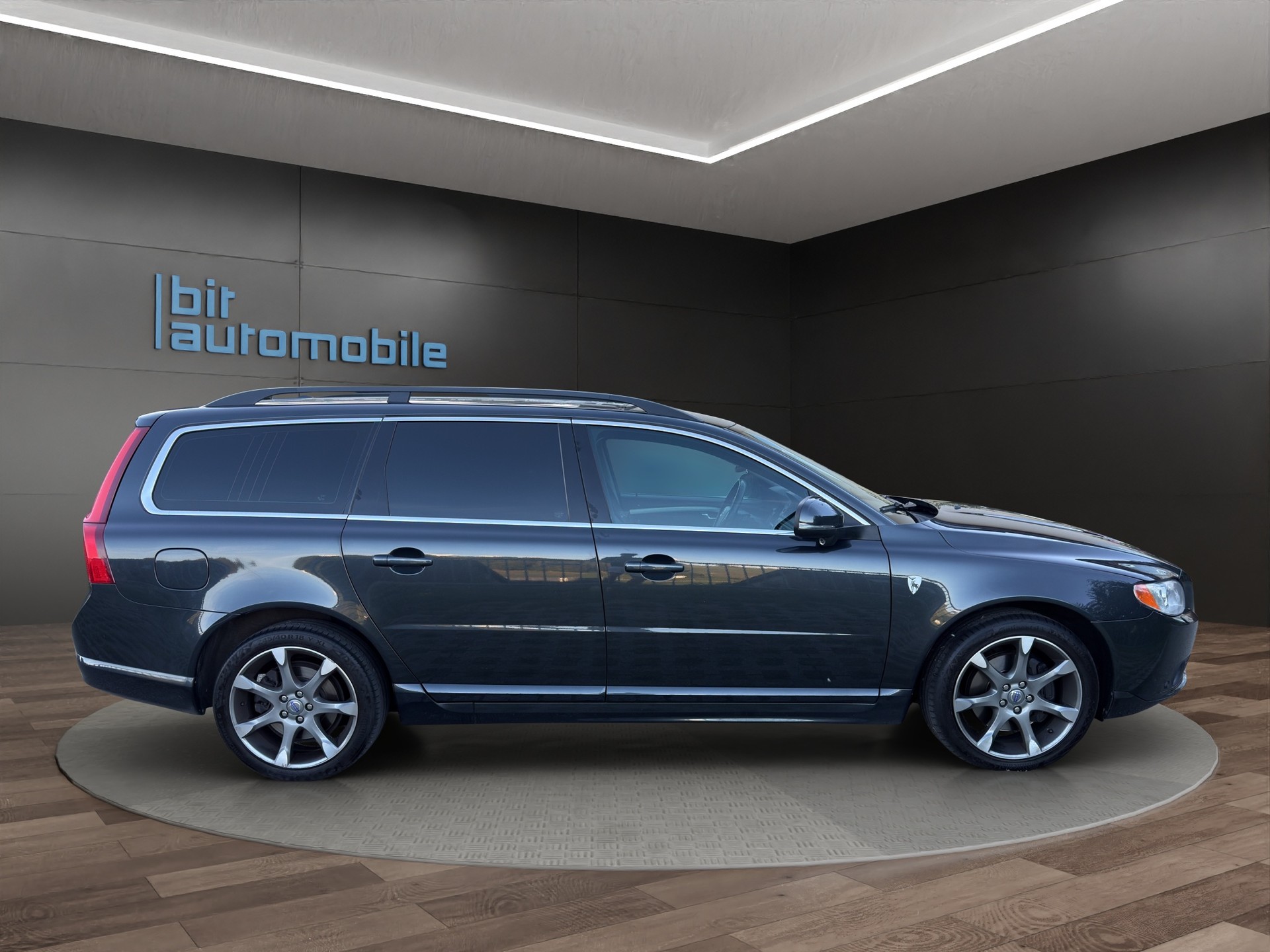 VOLVO V70 D5 AWD OceanRace Geartronic-image-8