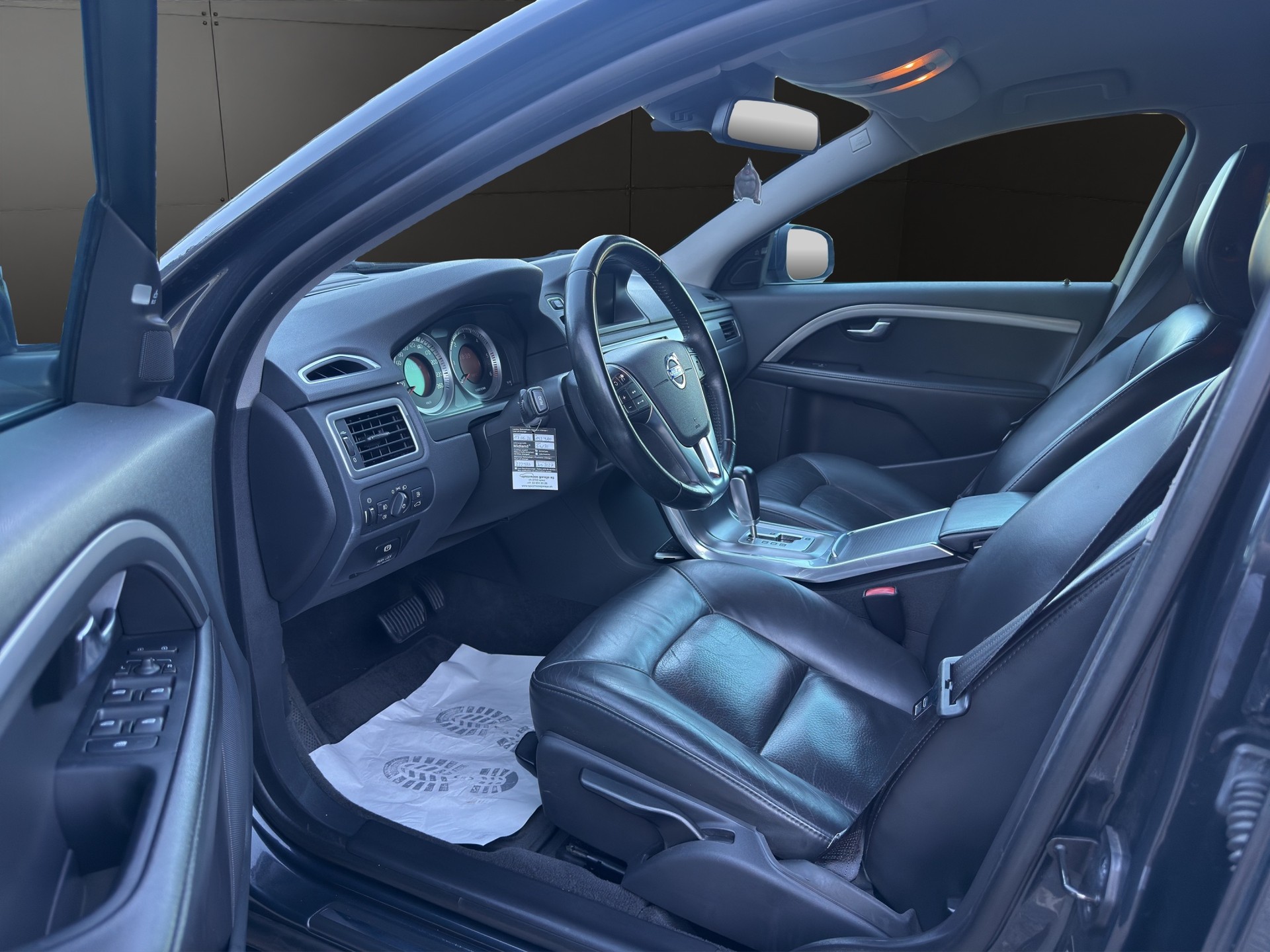 VOLVO V70 D5 AWD OceanRace Geartronic-image-10