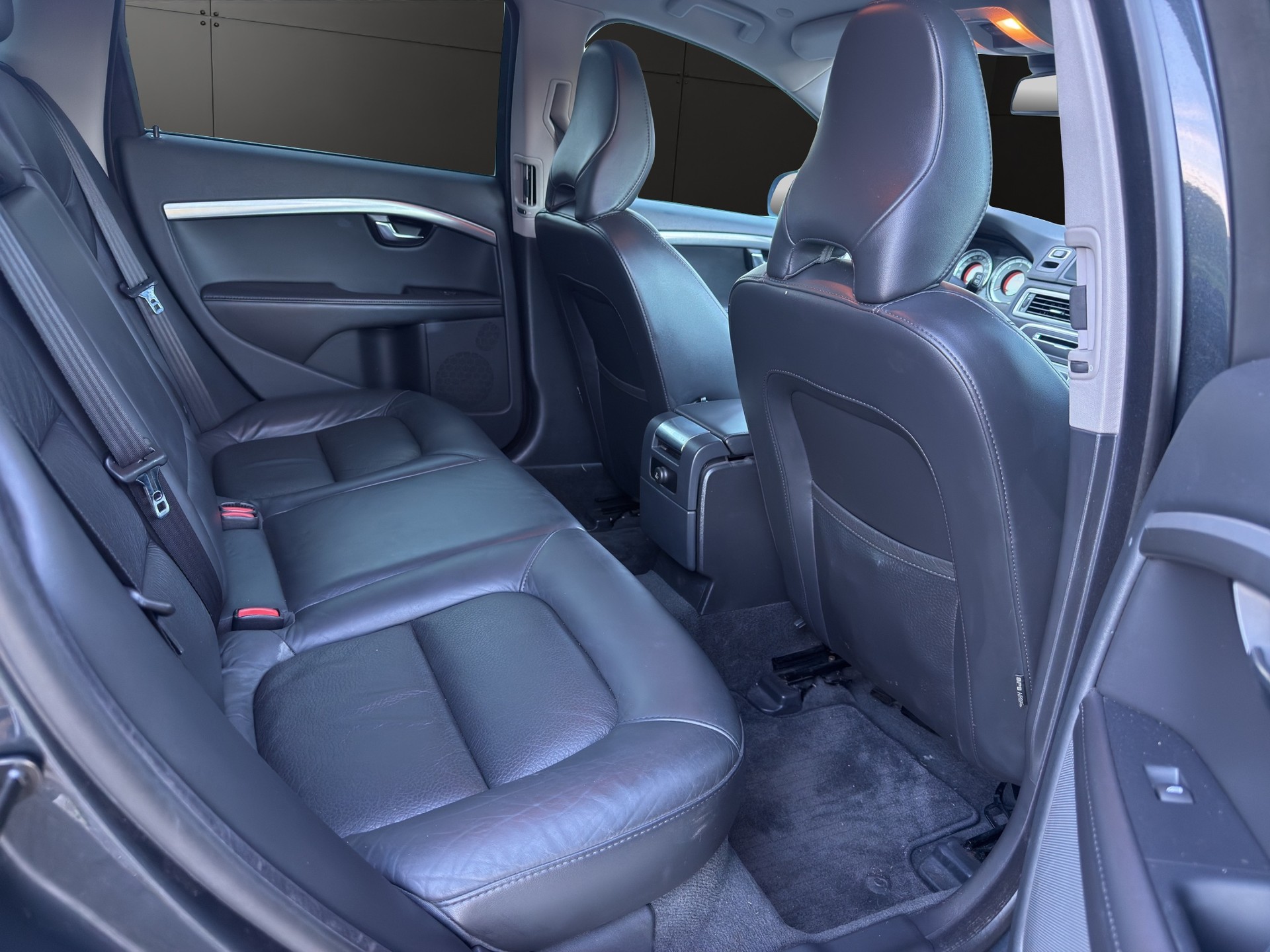 VOLVO V70 D5 AWD OceanRace Geartronic-image-14