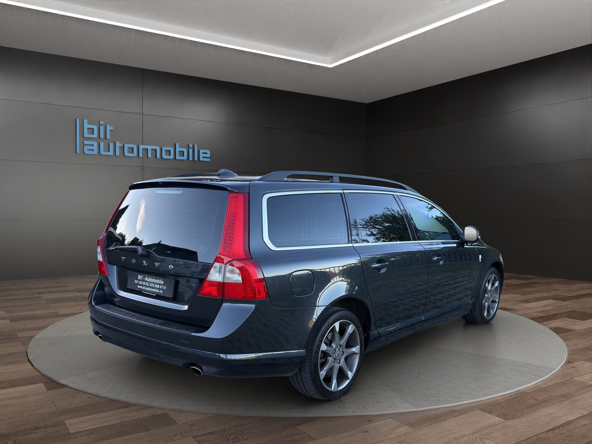 VOLVO V70 D5 AWD OceanRace Geartronic-image-7