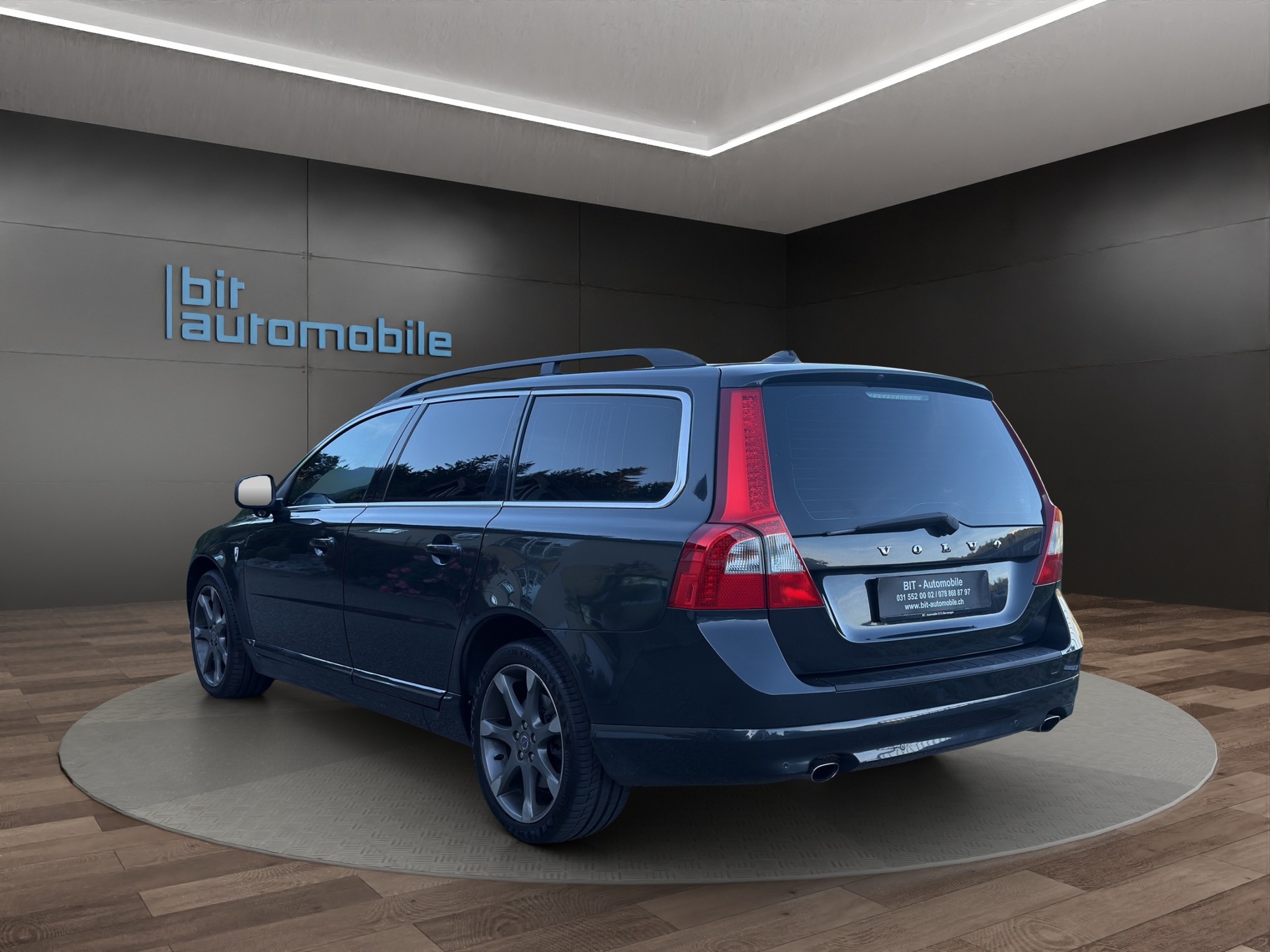 VOLVO V70 D5 AWD OceanRace Geartronic-image-4