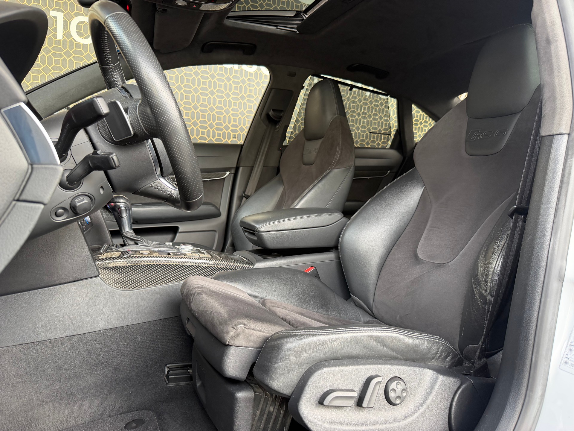 AUDI RS6 Limousine 5.0 TFSI V10 quattro tiptronic-image-5