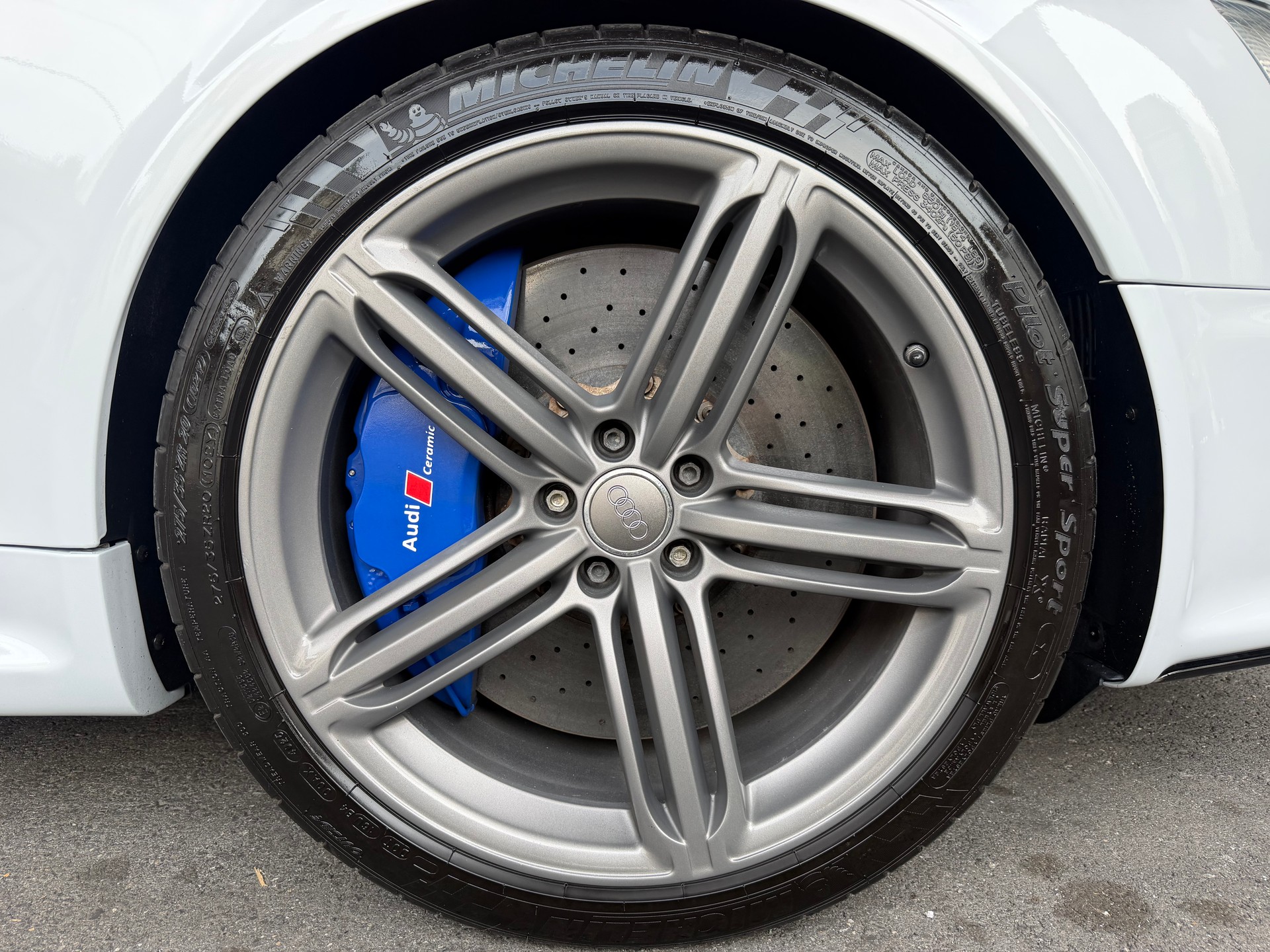 AUDI RS6 Limousine 5.0 TFSI V10 quattro tiptronic-image-9