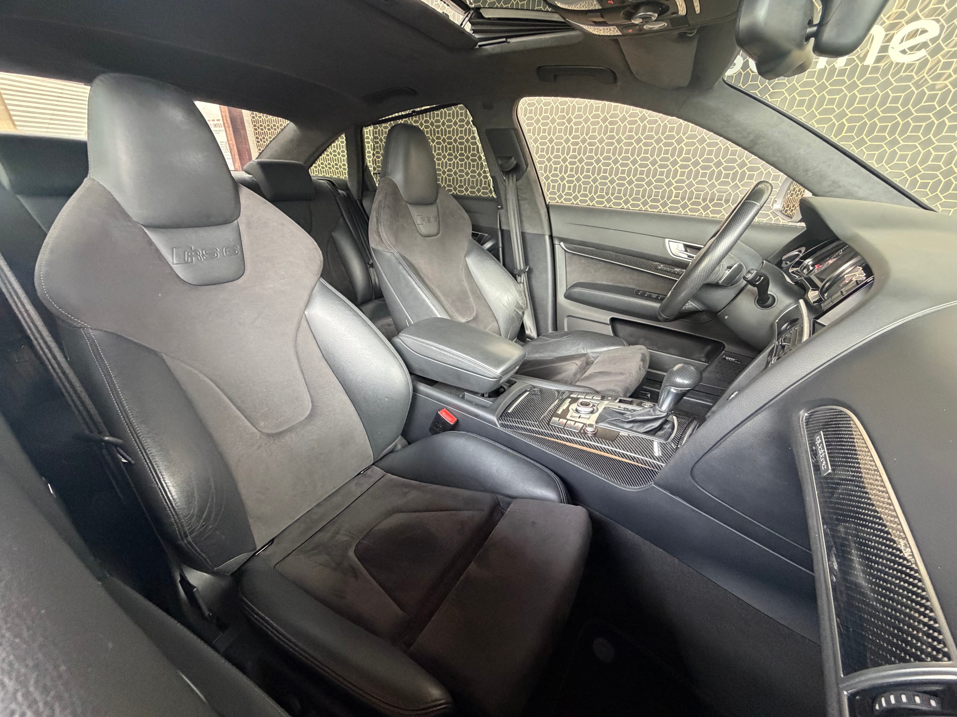 AUDI RS6 Limousine 5.0 TFSI V10 quattro tiptronic-image-8