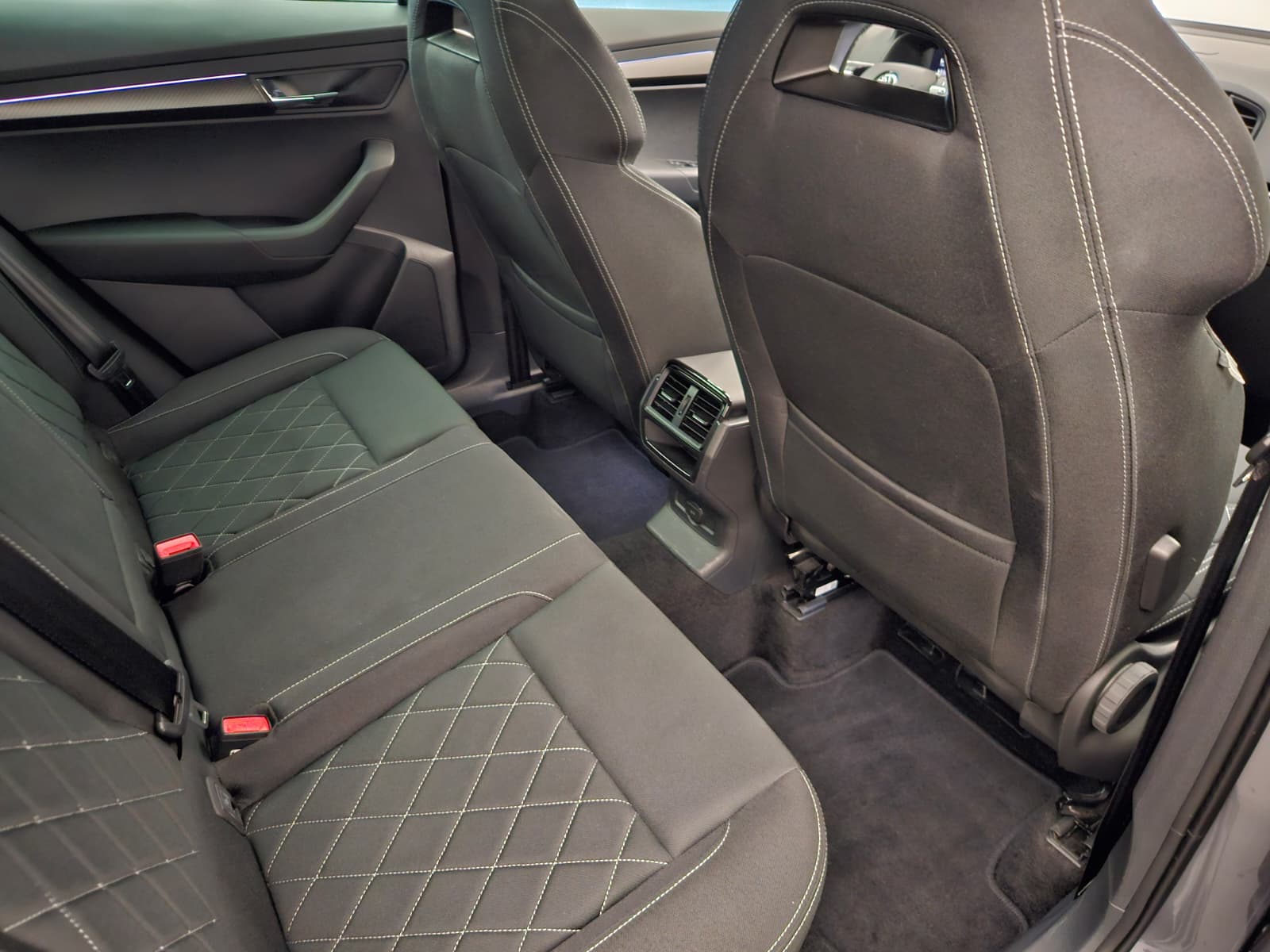 SKODA Karoq 1.5 TSI SportLine DSG-image-13
