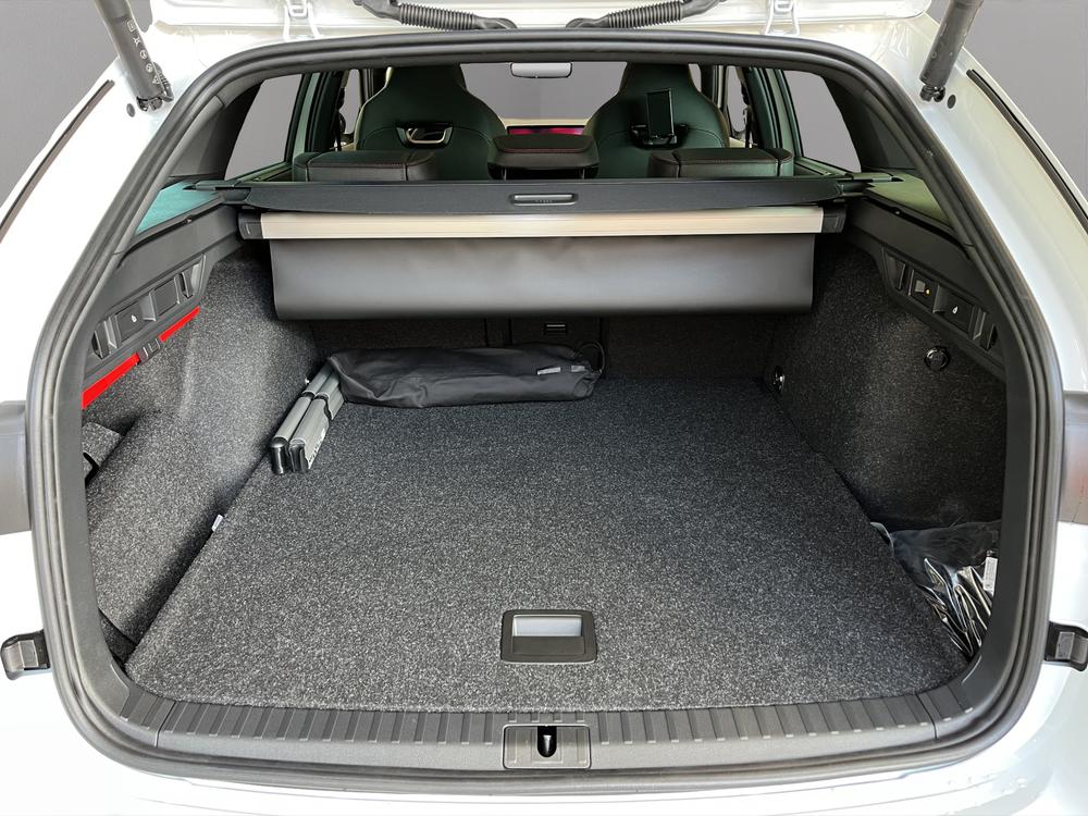 SKODA Octavia Combi 2.0 TSI DSG RS-image-7