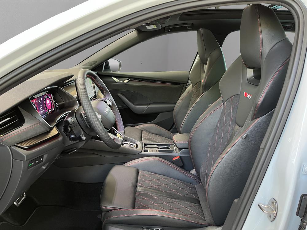 SKODA Octavia Combi 2.0 TSI DSG RS-image-5