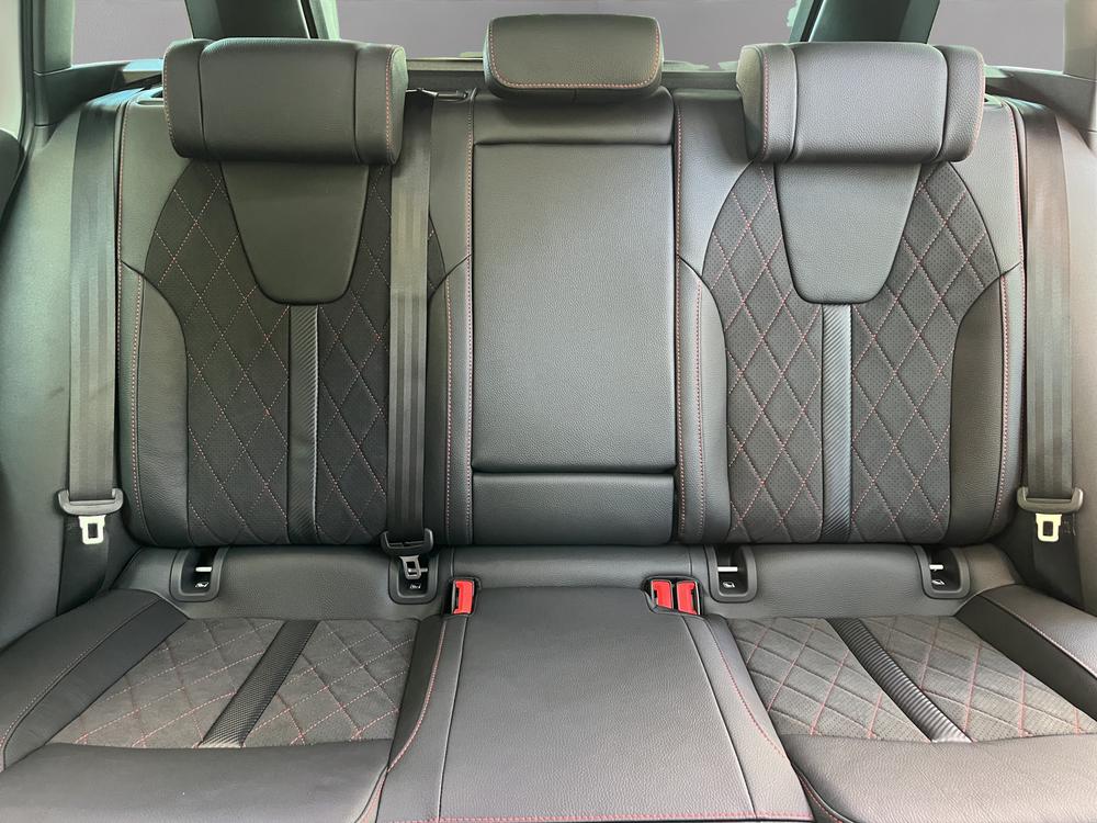 SKODA Octavia Combi 2.0 TSI DSG RS-image-6