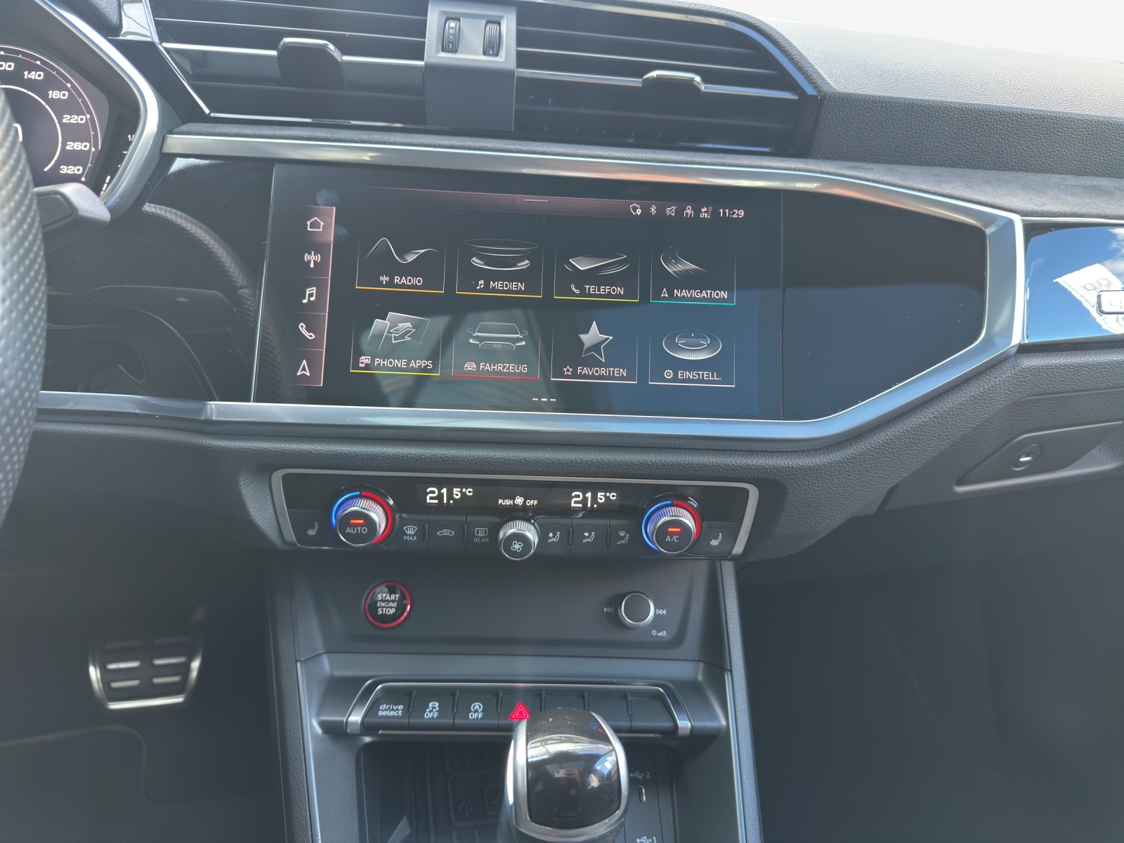 AUDI RS Q3 Sportback quattro S tronic-image-10