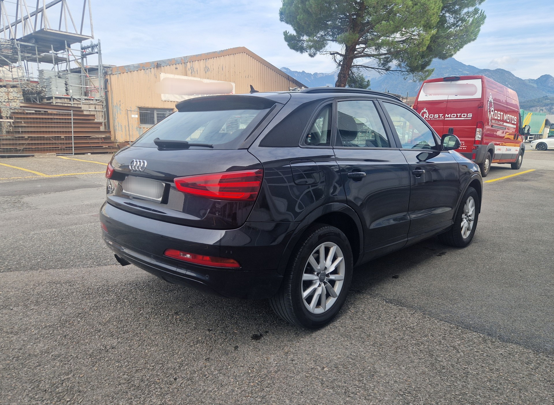 AUDI Q3 2.0 TFSI quattro S-tronic-image-5