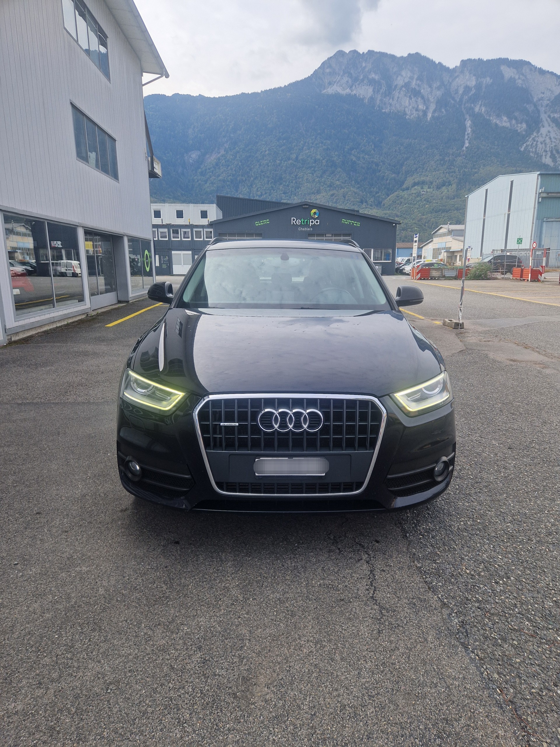 AUDI Q3 2.0 TFSI quattro S-tronic-image-1