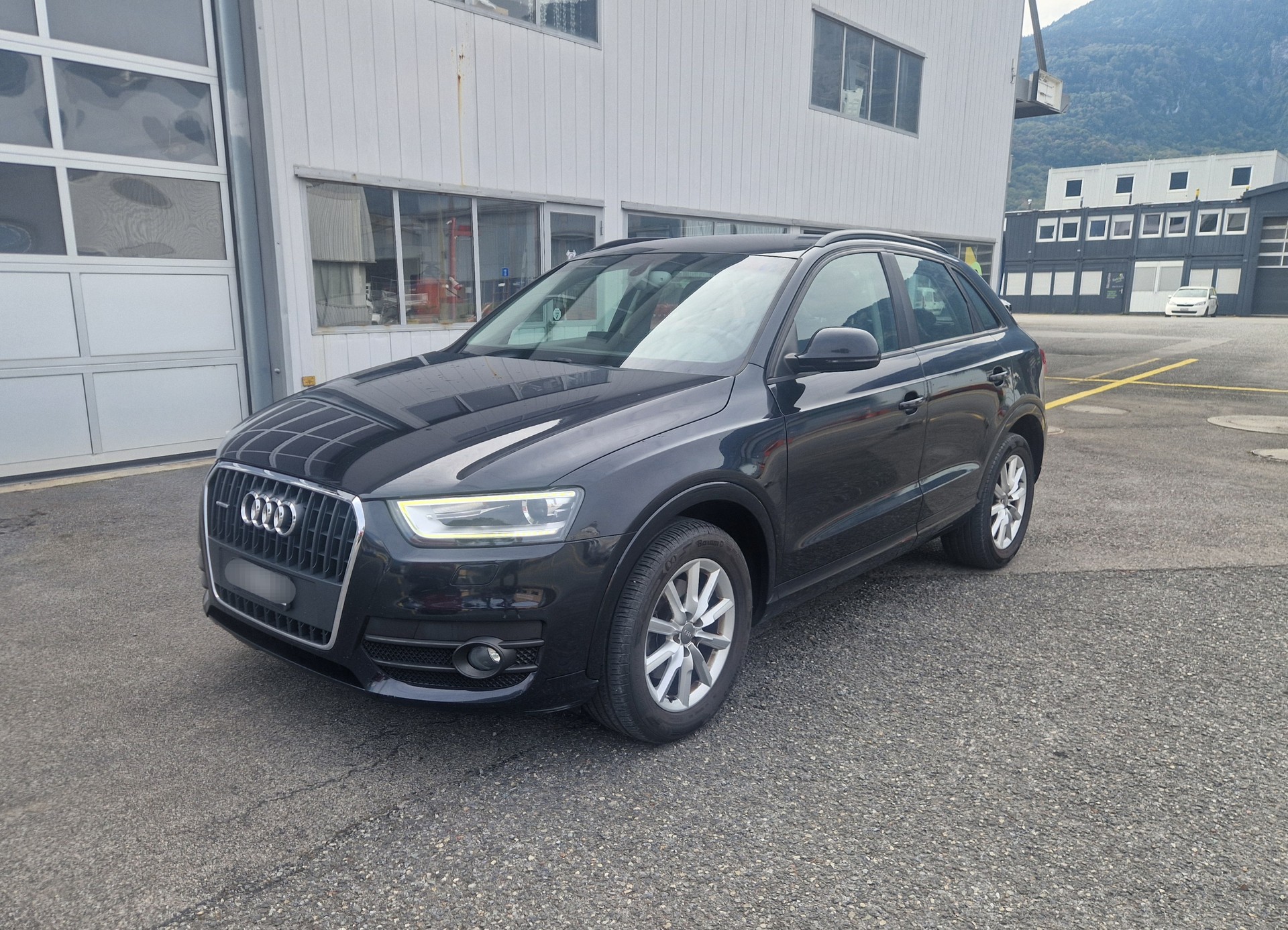 AUDI Q3 2.0 TFSI quattro S-tronic-image-0