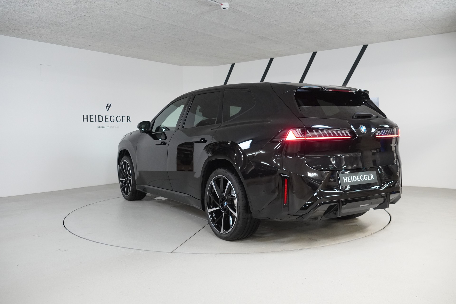 BMW iX3 40 M Sport-image-4