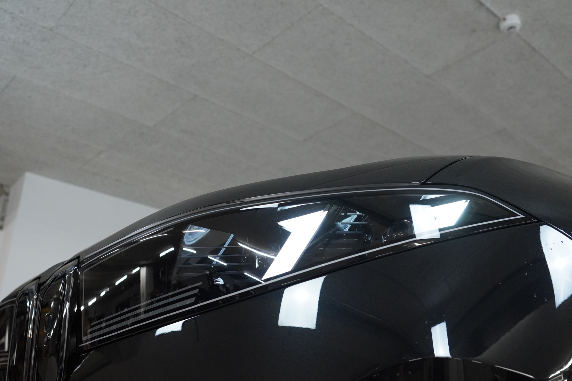 BMW iX3 40 M Sport-image-8