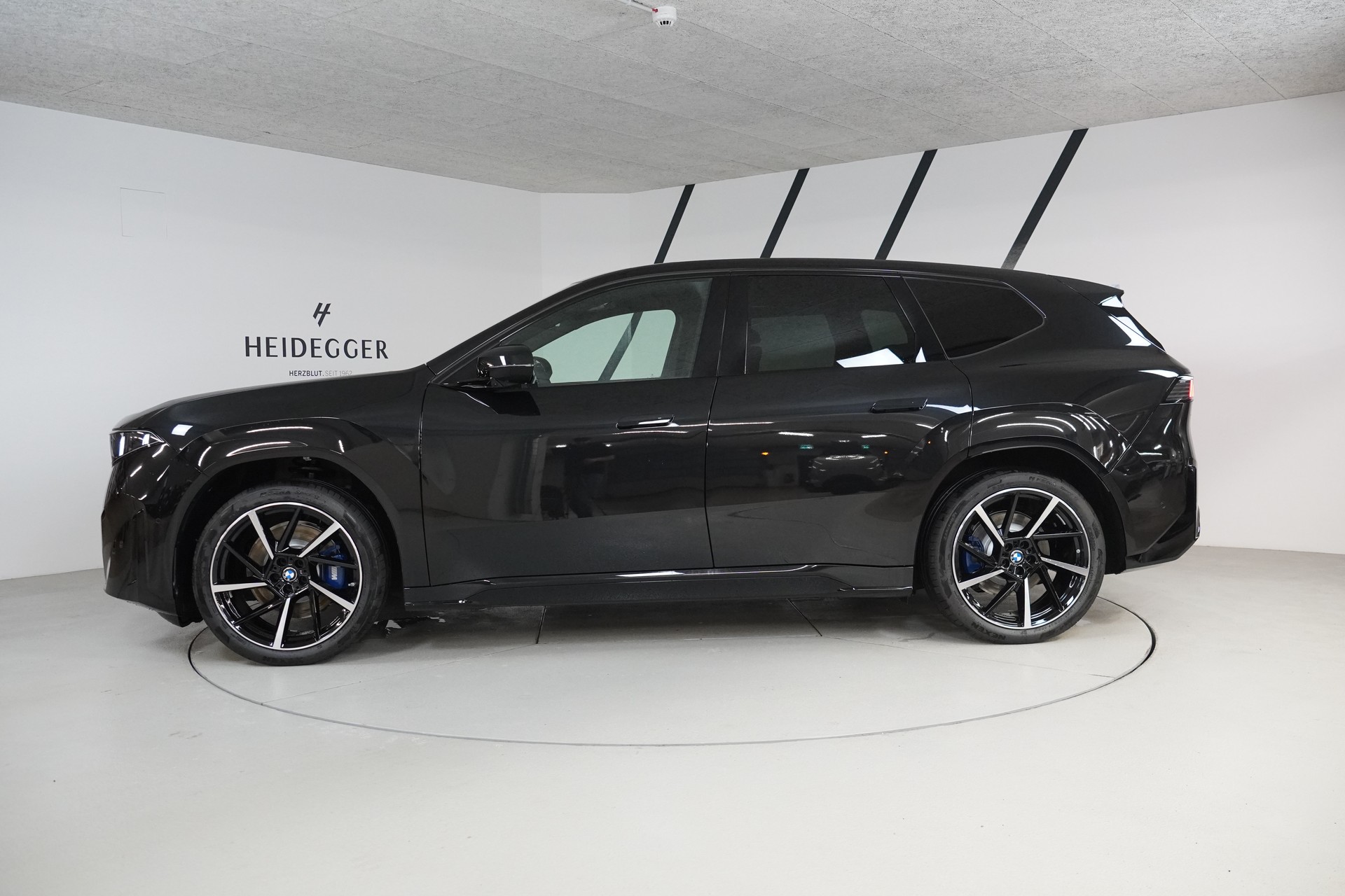 BMW iX3 40 M Sport-image-3