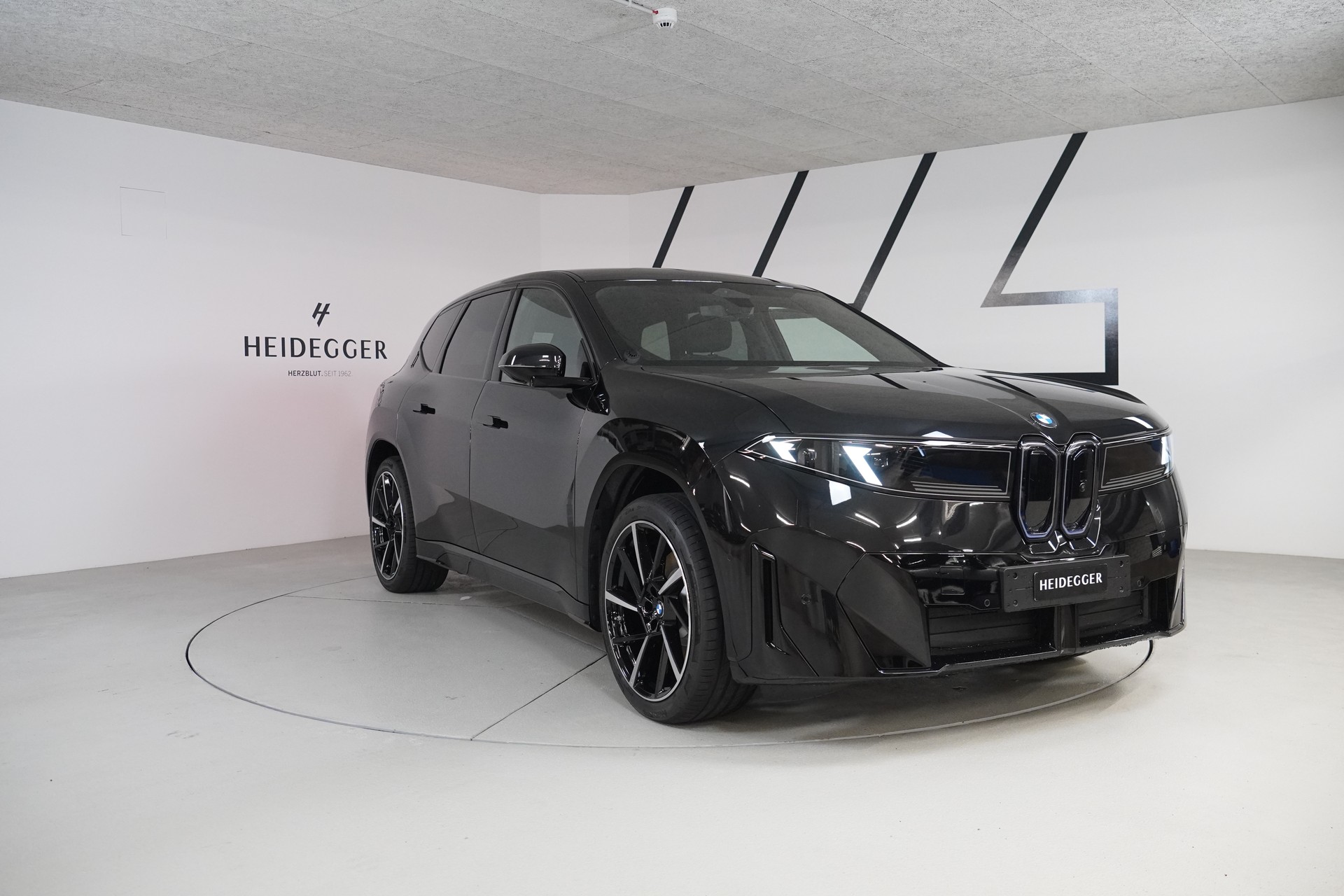 BMW iX3 40 M Sport-image-2