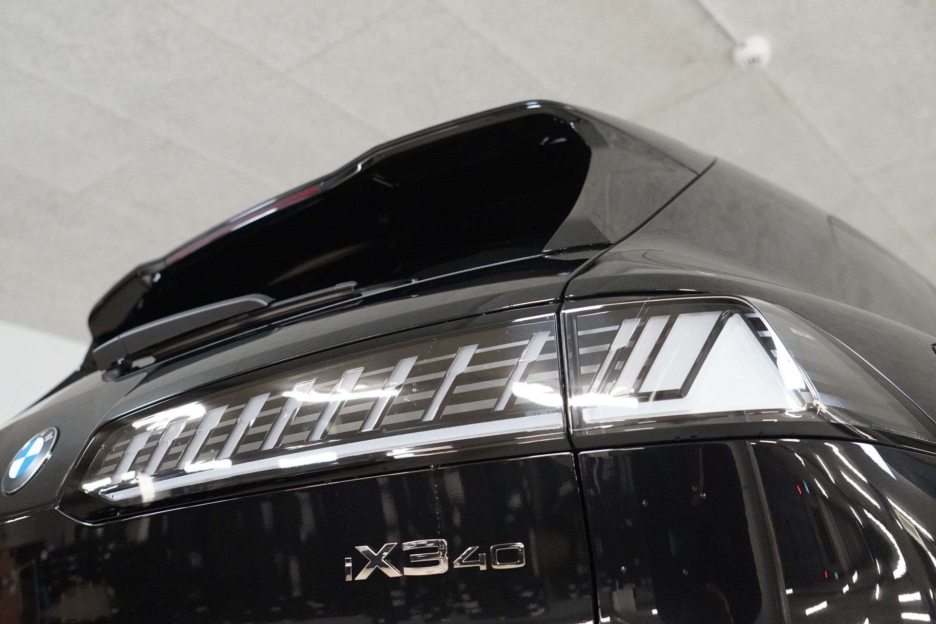 BMW iX3 40 M Sport-image-15