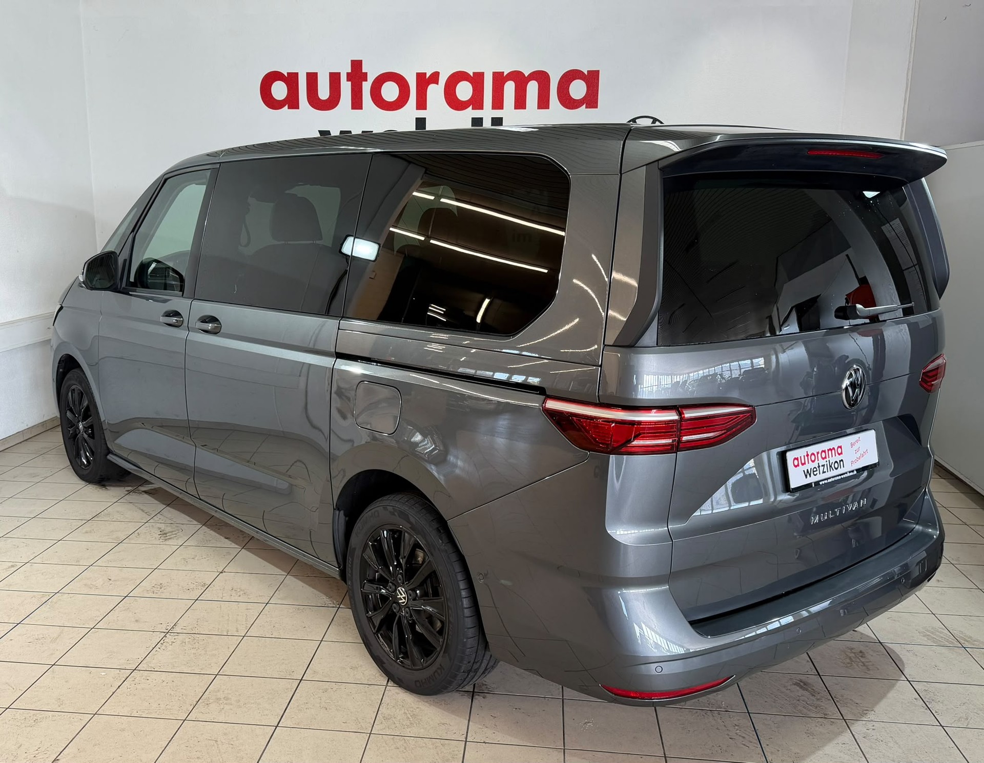 VW Multivan 2.0 TDI Life DSG Lang-showroom-element-2