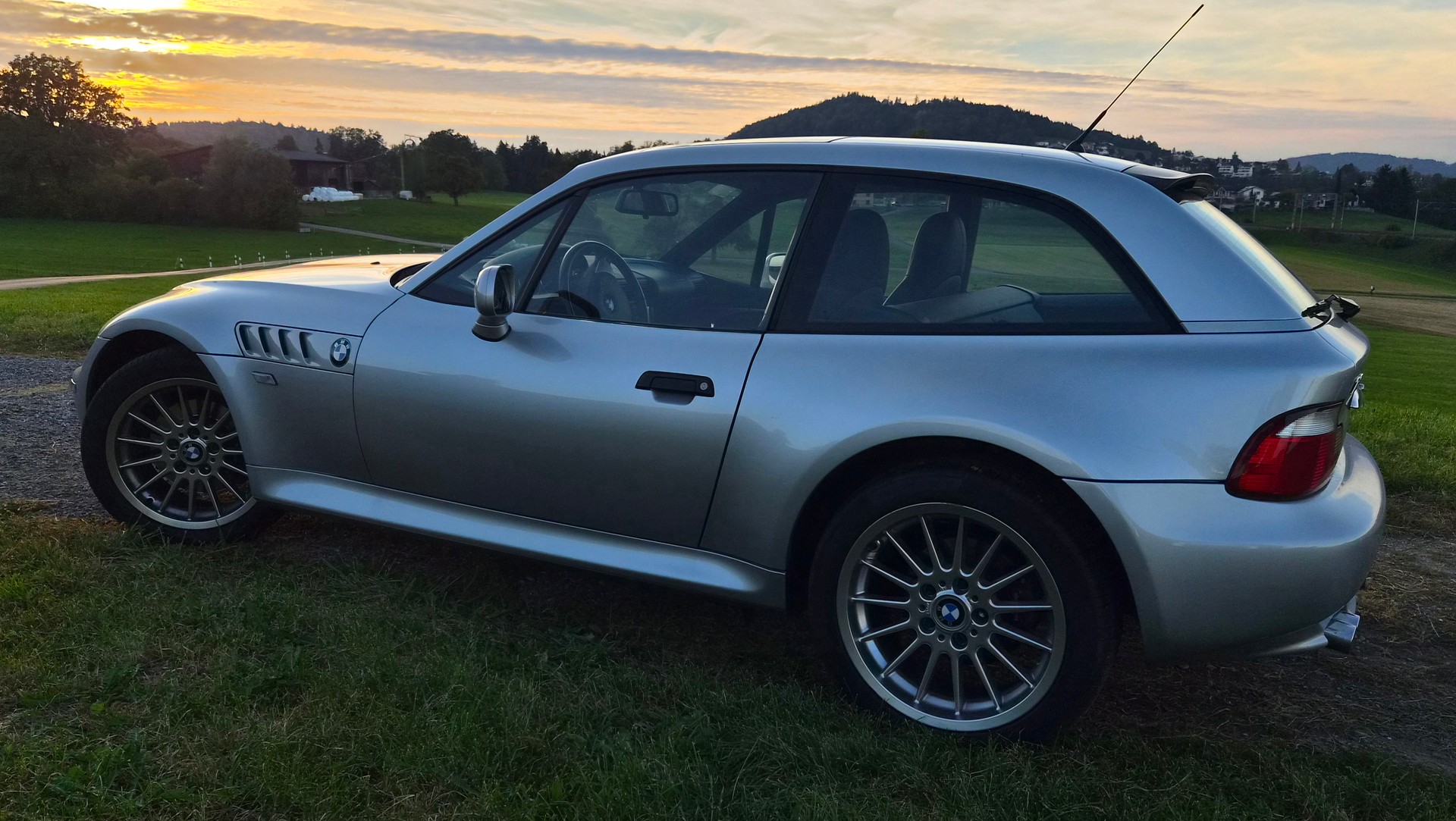 BMW 3.0-image-1