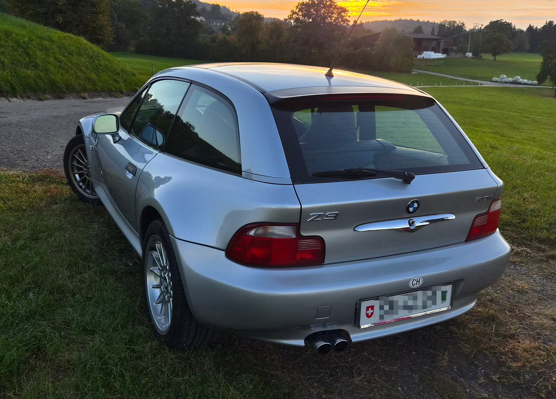 BMW 3.0-image-2