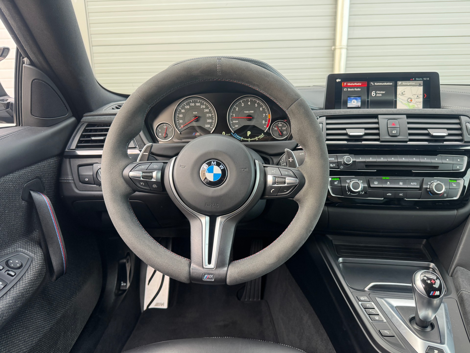BMW M4 Coupé CS DKG-image-9