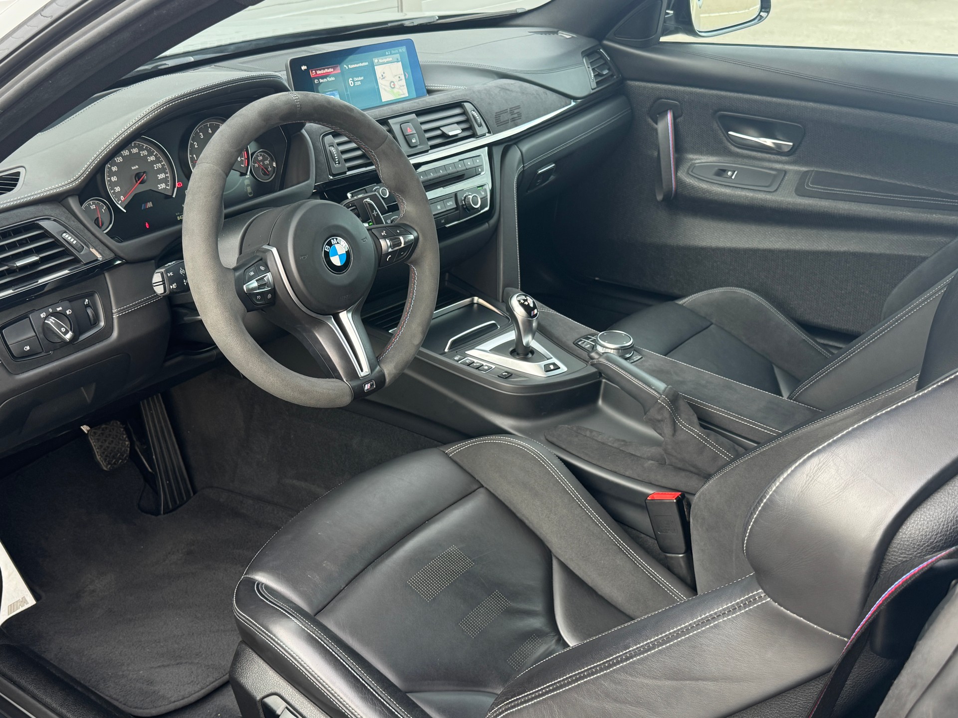 BMW M4 Coupé CS DKG-image-7