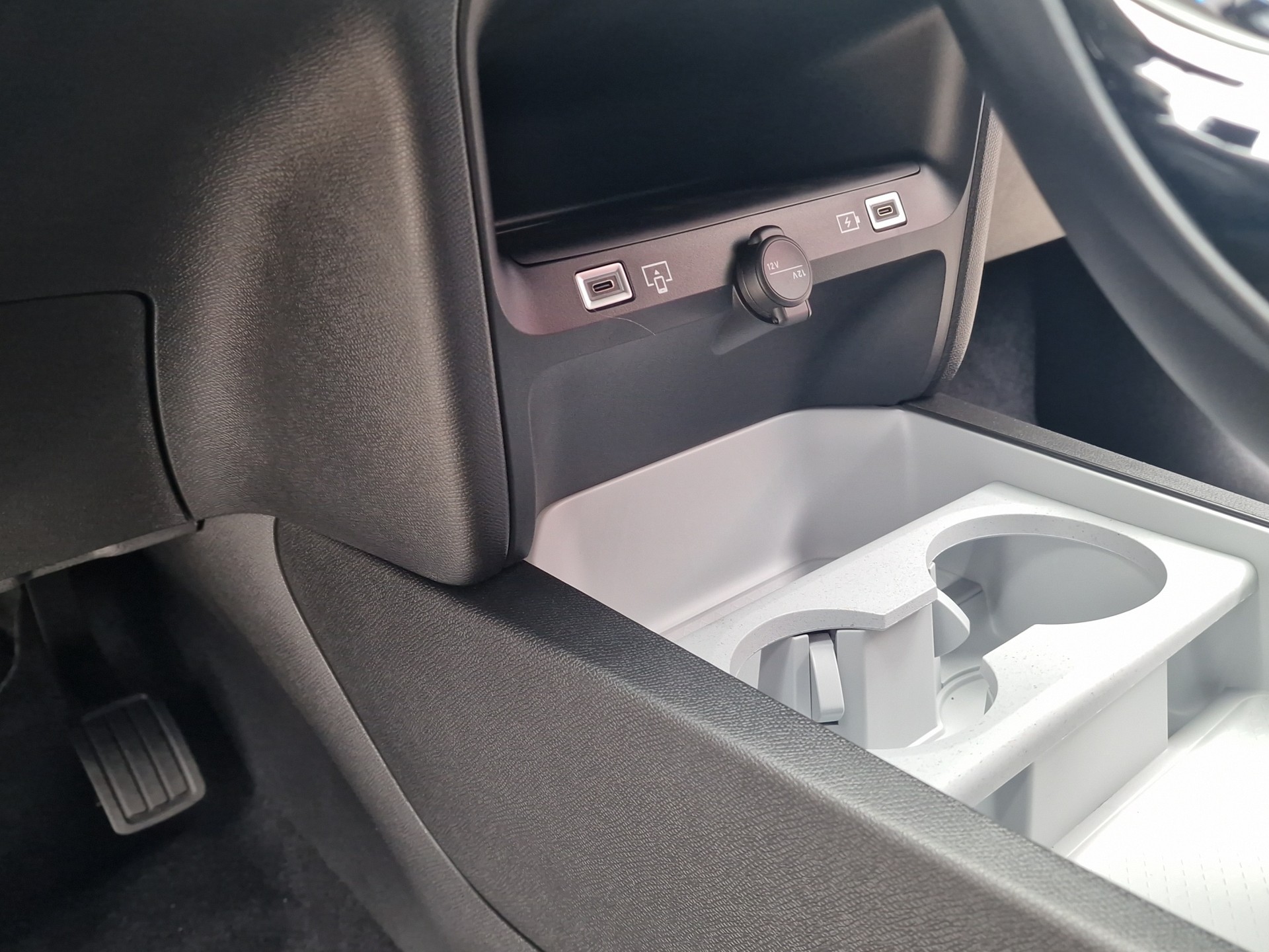 CITROEN C5 Aircross 1.2 HEV Plus Automat-image-12