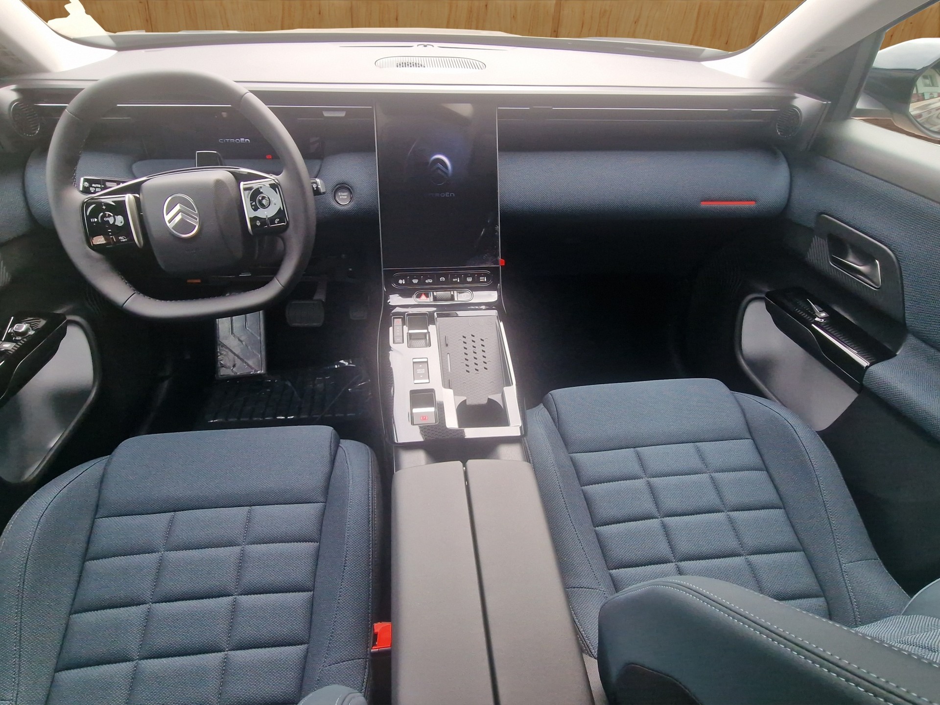 CITROEN C5 Aircross 1.2 HEV Plus Automat-image-9