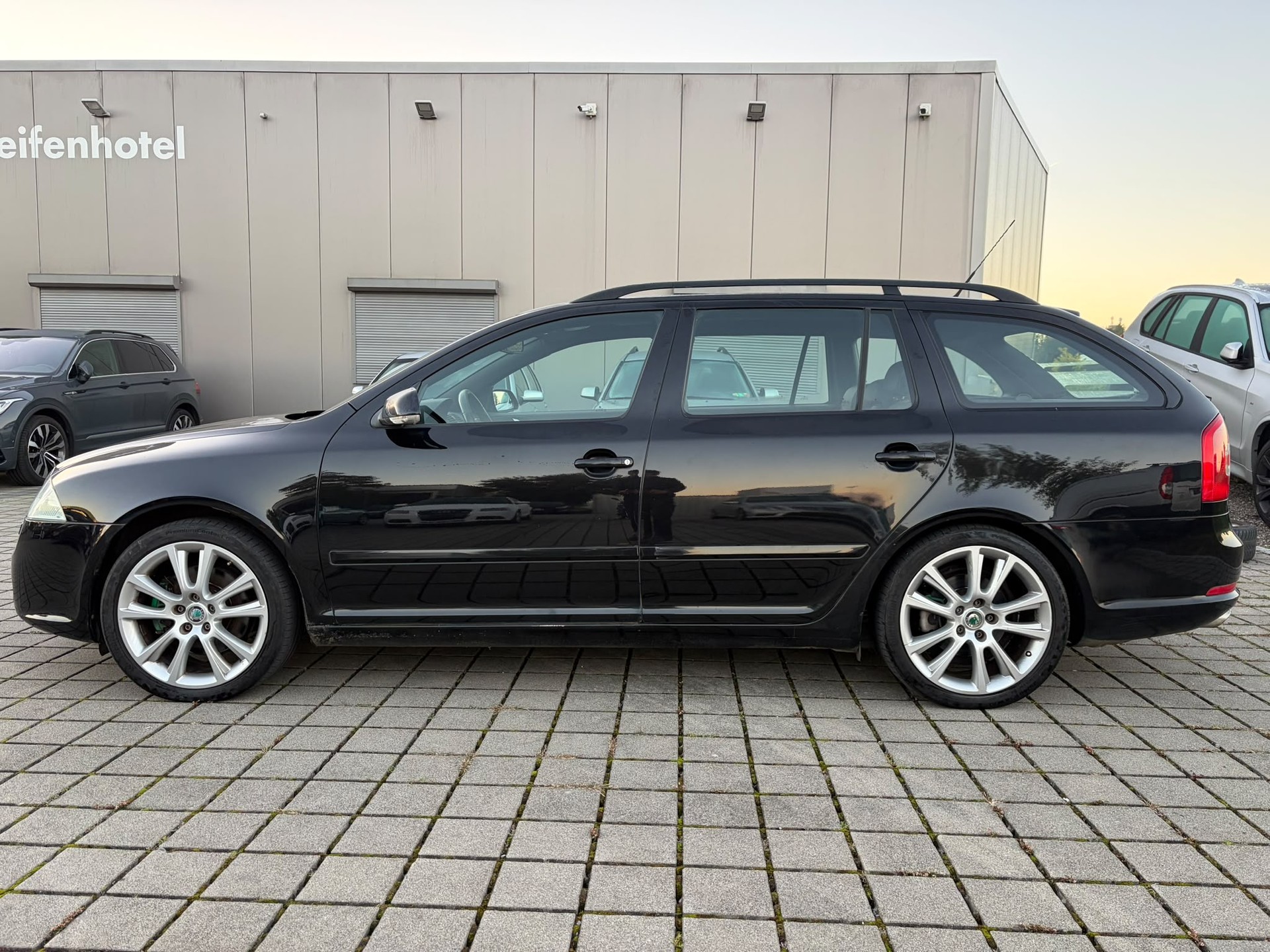SKODA Octavia 2.0 TFSI RS-image-3