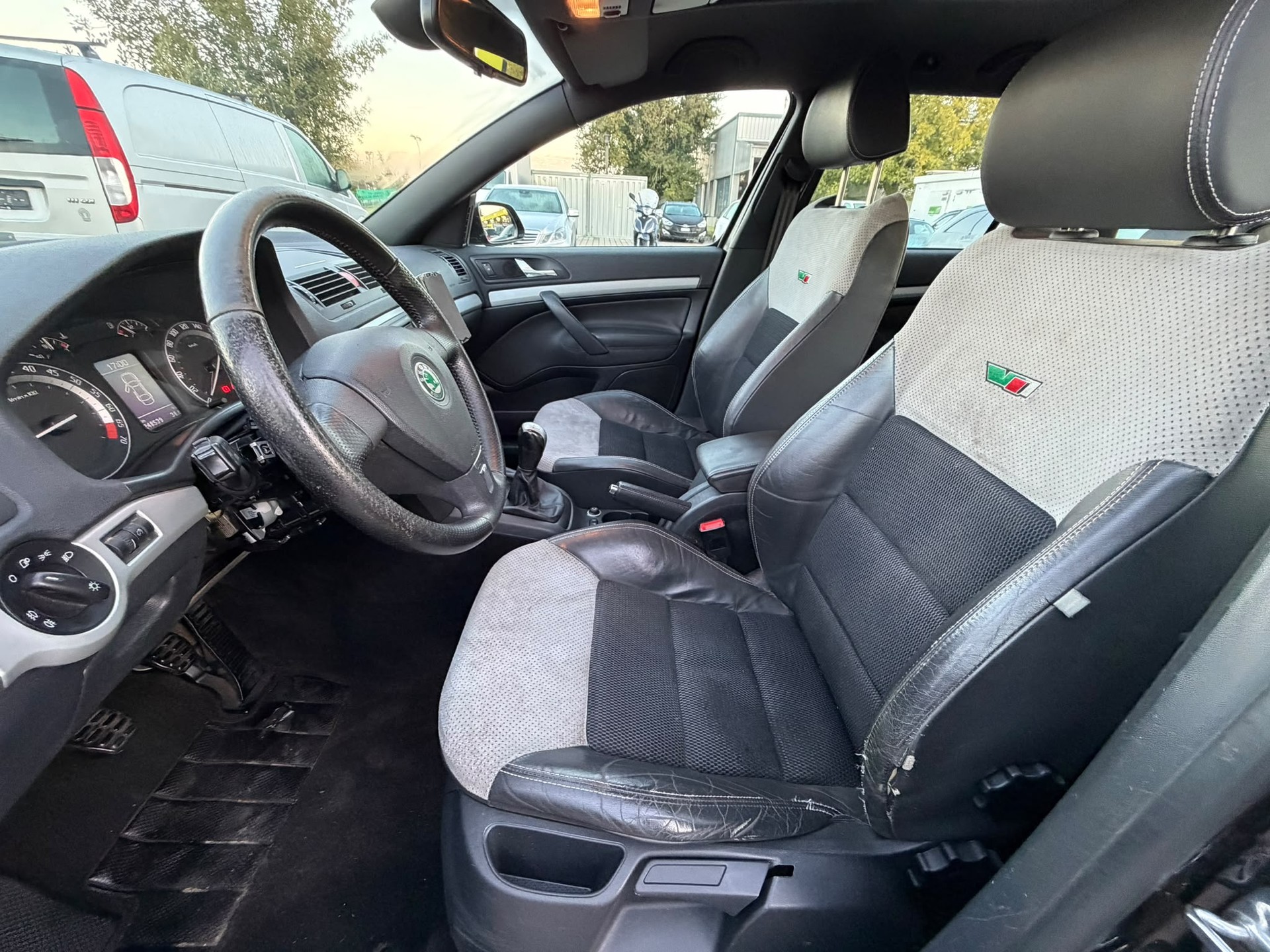SKODA Octavia 2.0 TFSI RS-image-11