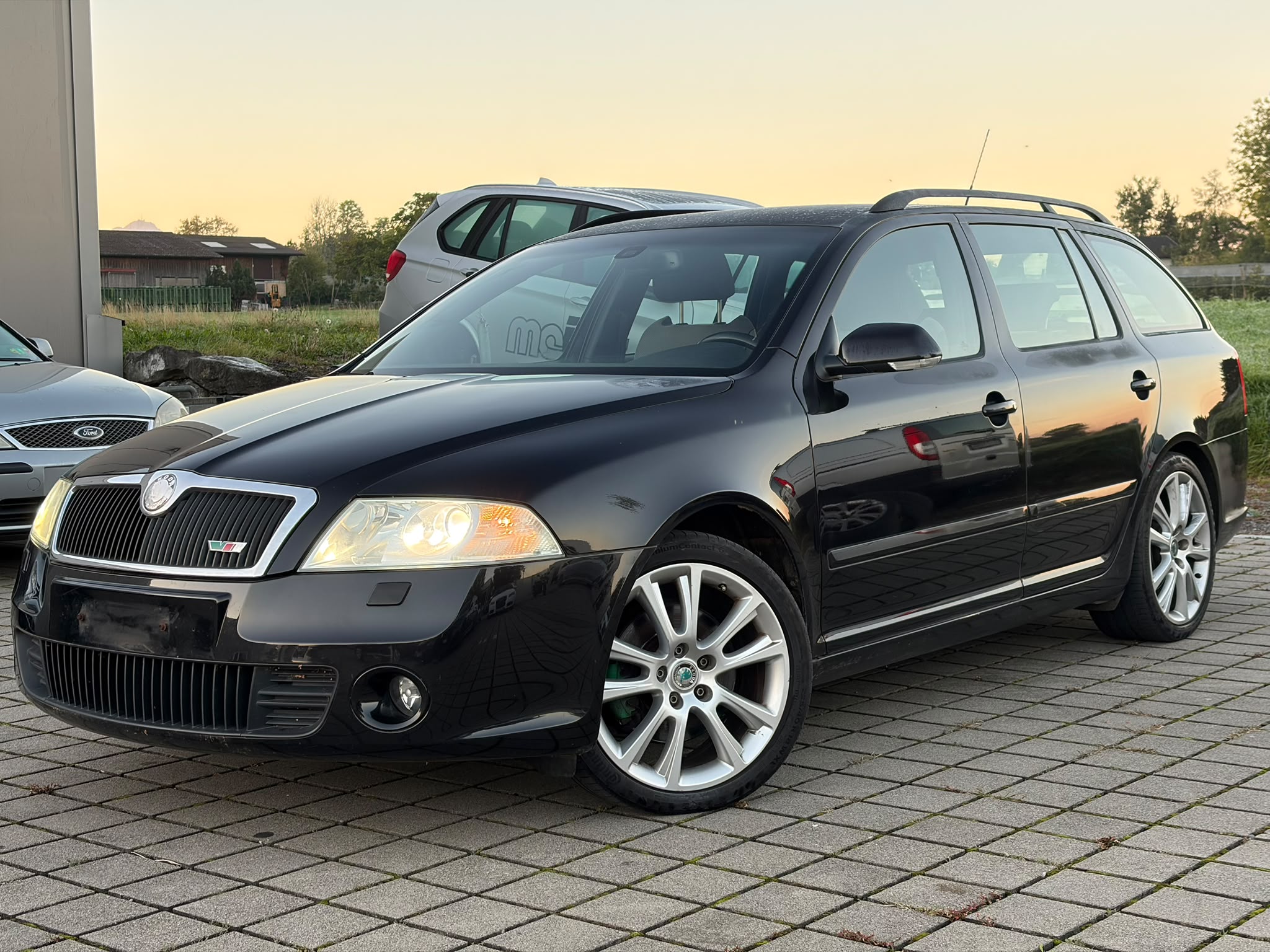 Car photo